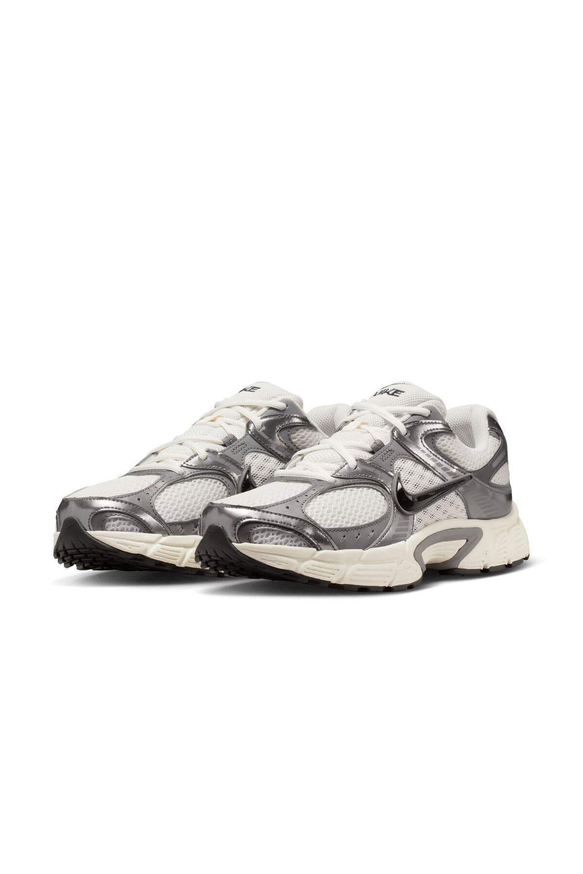 کفش ورزشی مردانه Nike سفید مدل V5 RNR HJ5228 009 کفش ورزشی مردانه Nike سفید مدل V5 RNR HJ5228 009