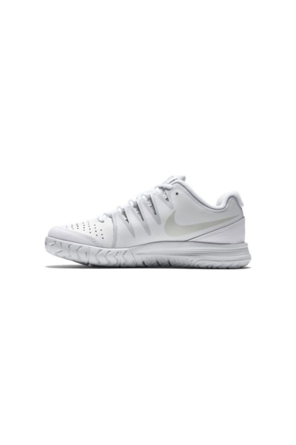 کفش تنیس زنانه Nike سفید Wmns Vapor Court مدل 631713-106 کفش تنیس زنانه Nike سفید Wmns Vapor Court مدل 631713-106