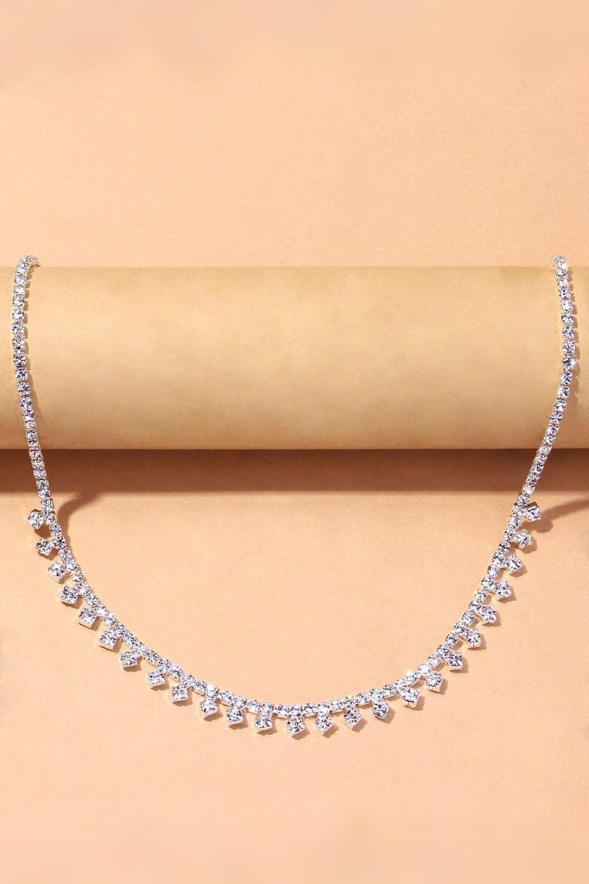 گردنبند زنانه Diloshtrend Design با نگین زیرکن نقرهای Rhinestone گردنبند زنانه Diloshtrend Design با نگین زیرکن نقرهای Rhinestone