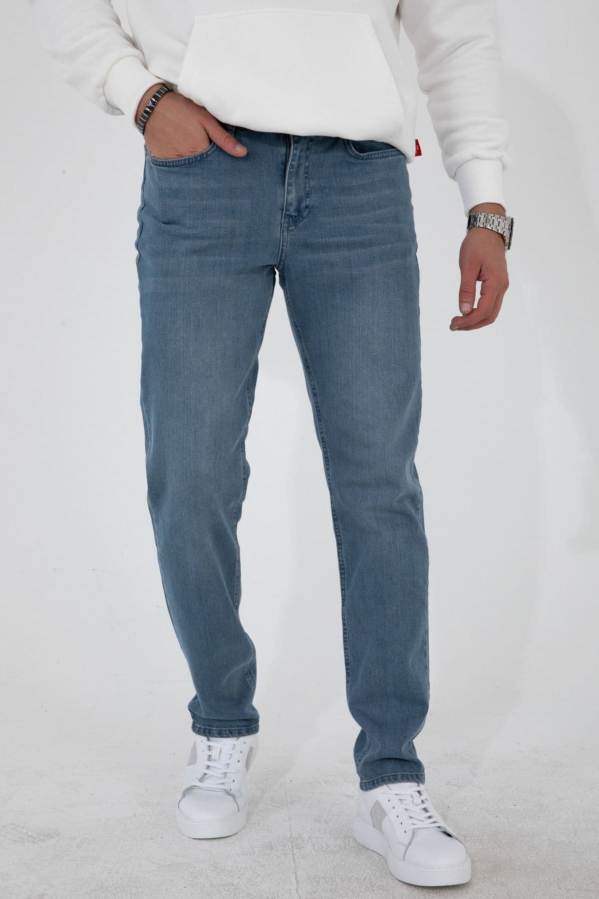شلوار جین مردانه HLT JEANS آبی ساییدهشده رگولار لایکرا پاچه لولهای مدل HLTHE003001 شلوار جین مردانه HLT JEANS آبی ساییدهشده رگولار لایکرا پاچه لولهای مدل HLTHE003001