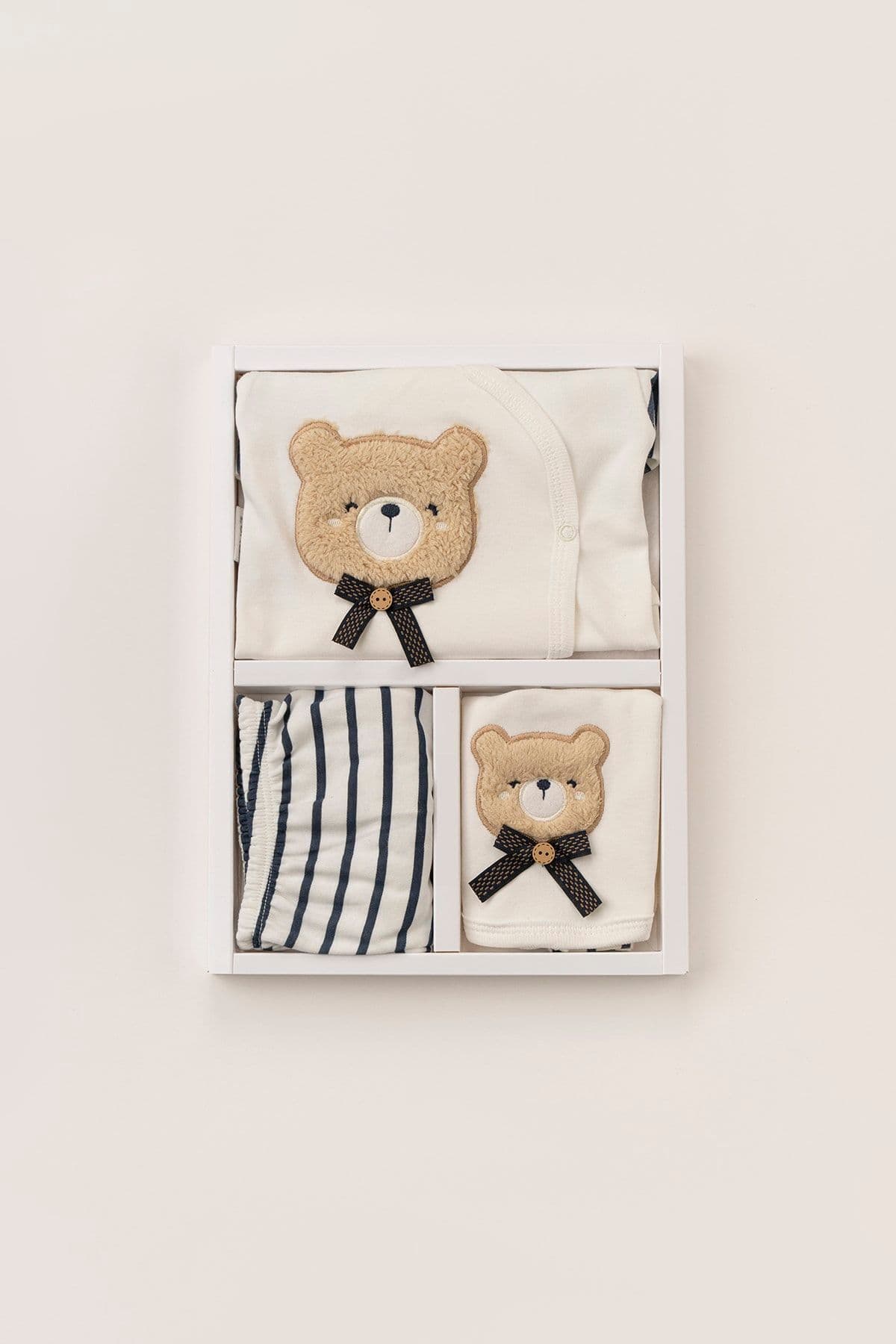 ست لباس نوزادی NEU KIDS نخی % 100 گلدوزی طرح خرس 5'li ترخیص از بیمارستان ست لباس نوزادی NEU KIDS نخی % 100 گلدوزی طرح خرس 5'li ترخیص از بیمارستان