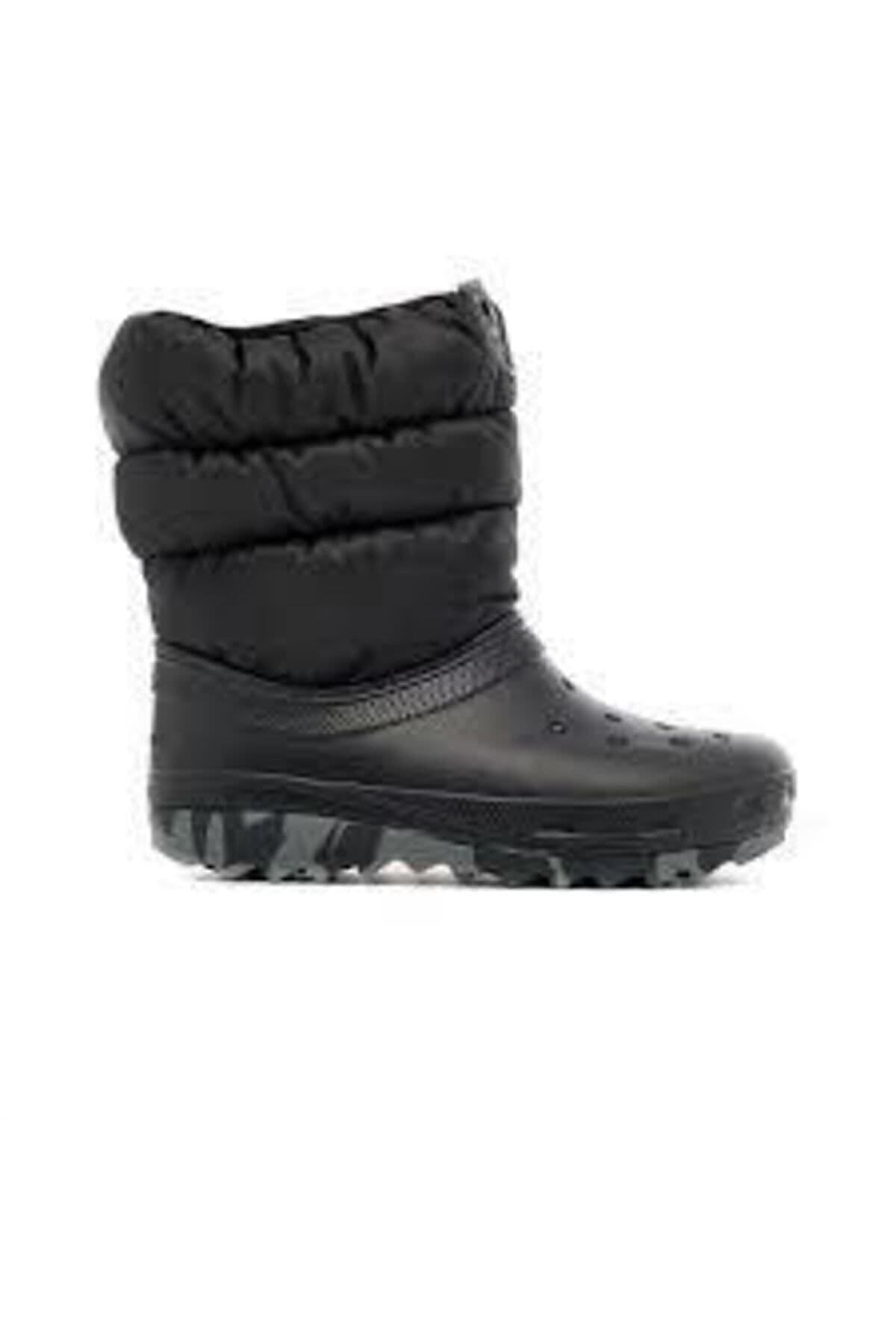 بوت زنانه Crocs زمستانی Classic Neo Puff مدل 207684-001 بوت زنانه Crocs زمستانی Classic Neo Puff مدل 207684-001