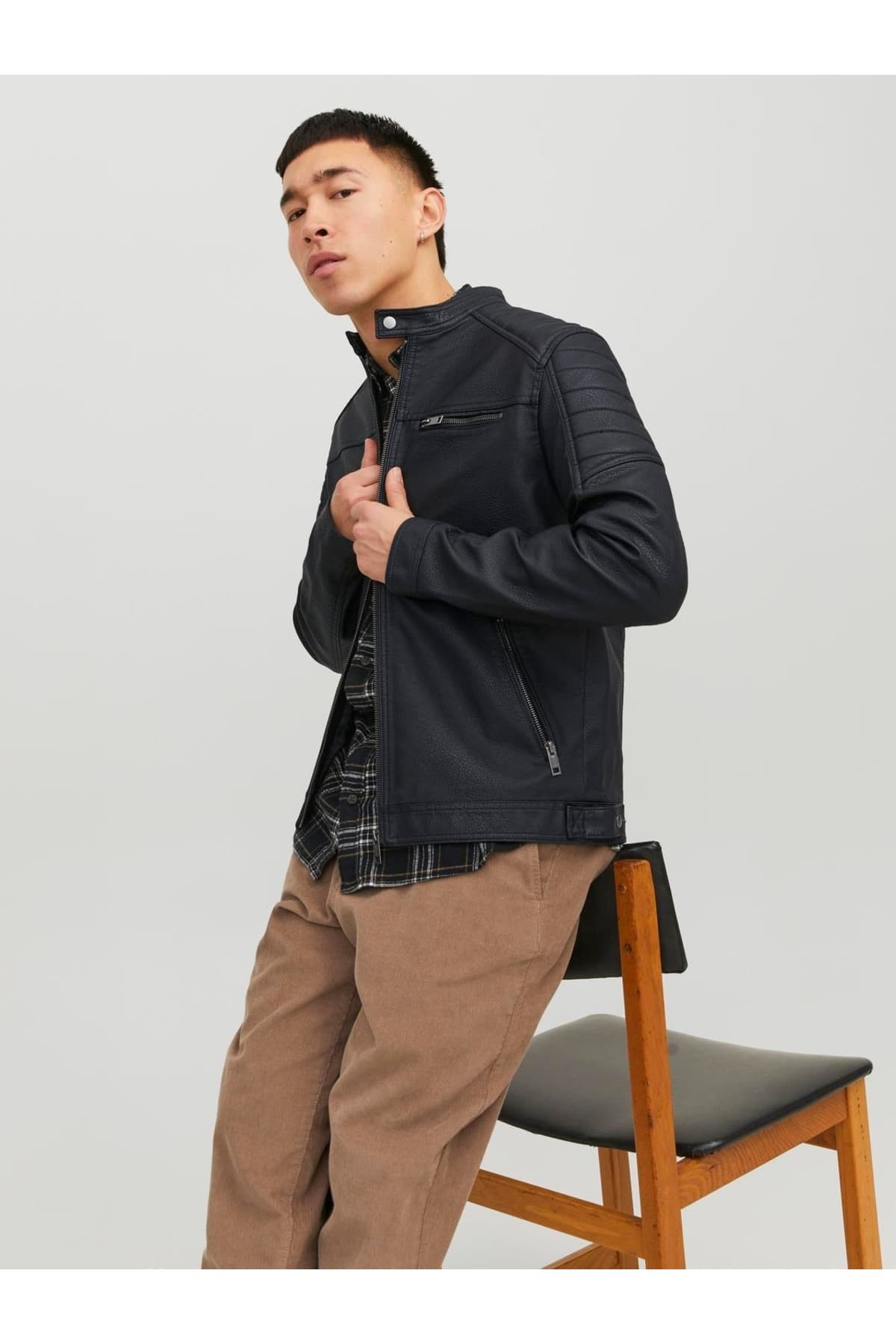 کت مردانه Jack & Jones مدل JJEROCKY JACKET NOOS مشکی کت مردانه Jack & Jones مدل JJEROCKY JACKET NOOS مشکی