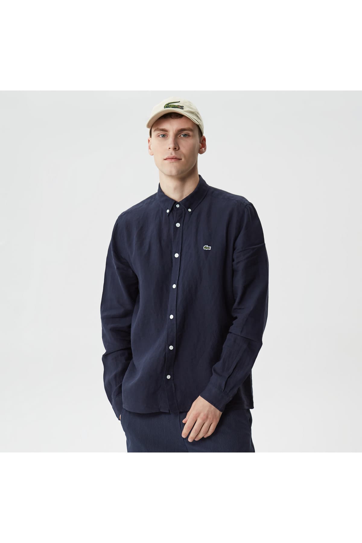 پیراهن مردانه Lacoste کتان سرمهای یقه دکمهدار فیت معمولی پیراهن مردانه Lacoste کتان سرمهای یقه دکمهدار فیت معمولی