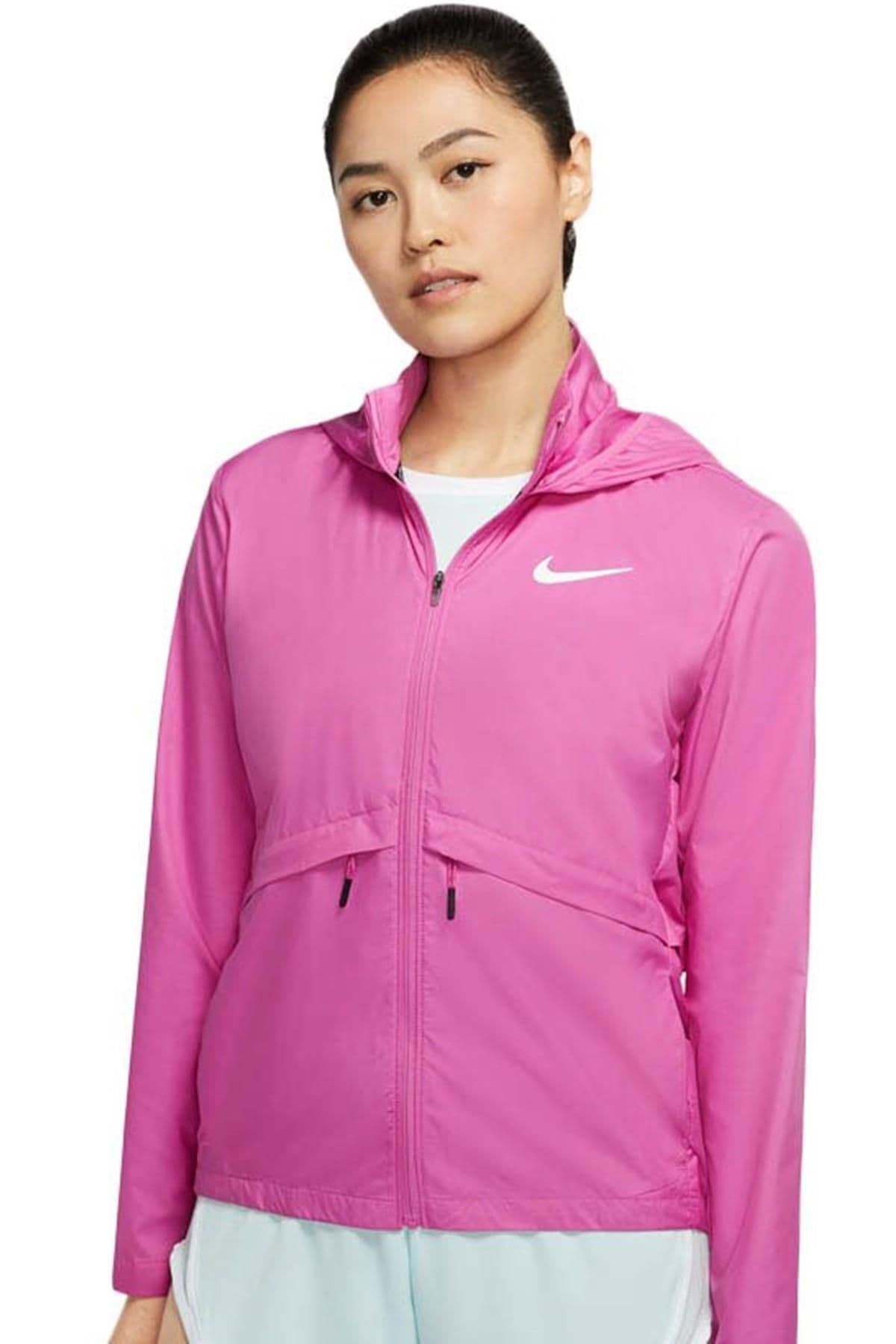 کاپشن زنانه Nike Sportwear Essential رانینگ بارانی کلاهدار جمعشونده کاپشن زنانه Nike Sportwear Essential رانینگ بارانی کلاهدار جمعشونده
