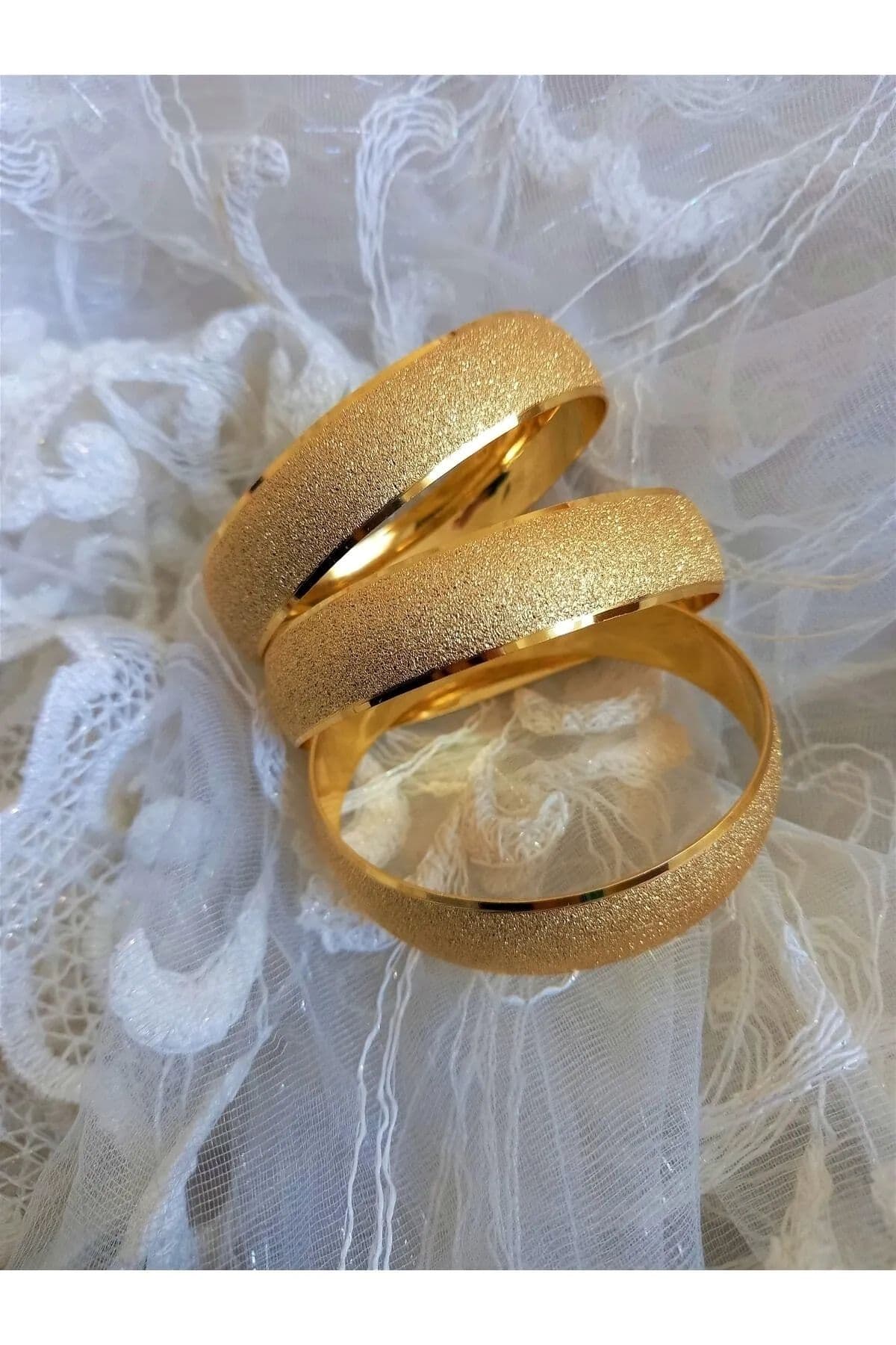 دستبند مردانه CASELN طلاکاری بدلی شنی 22 عیار 1.5 cm دستبند مردانه CASELN طلاکاری بدلی شنی 22 عیار 1.5 cm
