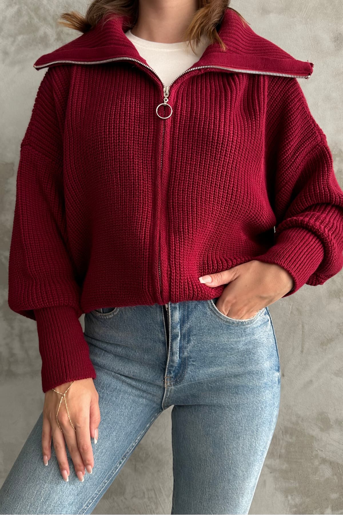 کاردیگان بافتنی زنانه macharel jeans یقه برگردان زیپدار زرشکی کاردیگان بافتنی زنانه macharel jeans یقه برگردان زیپدار زرشکی