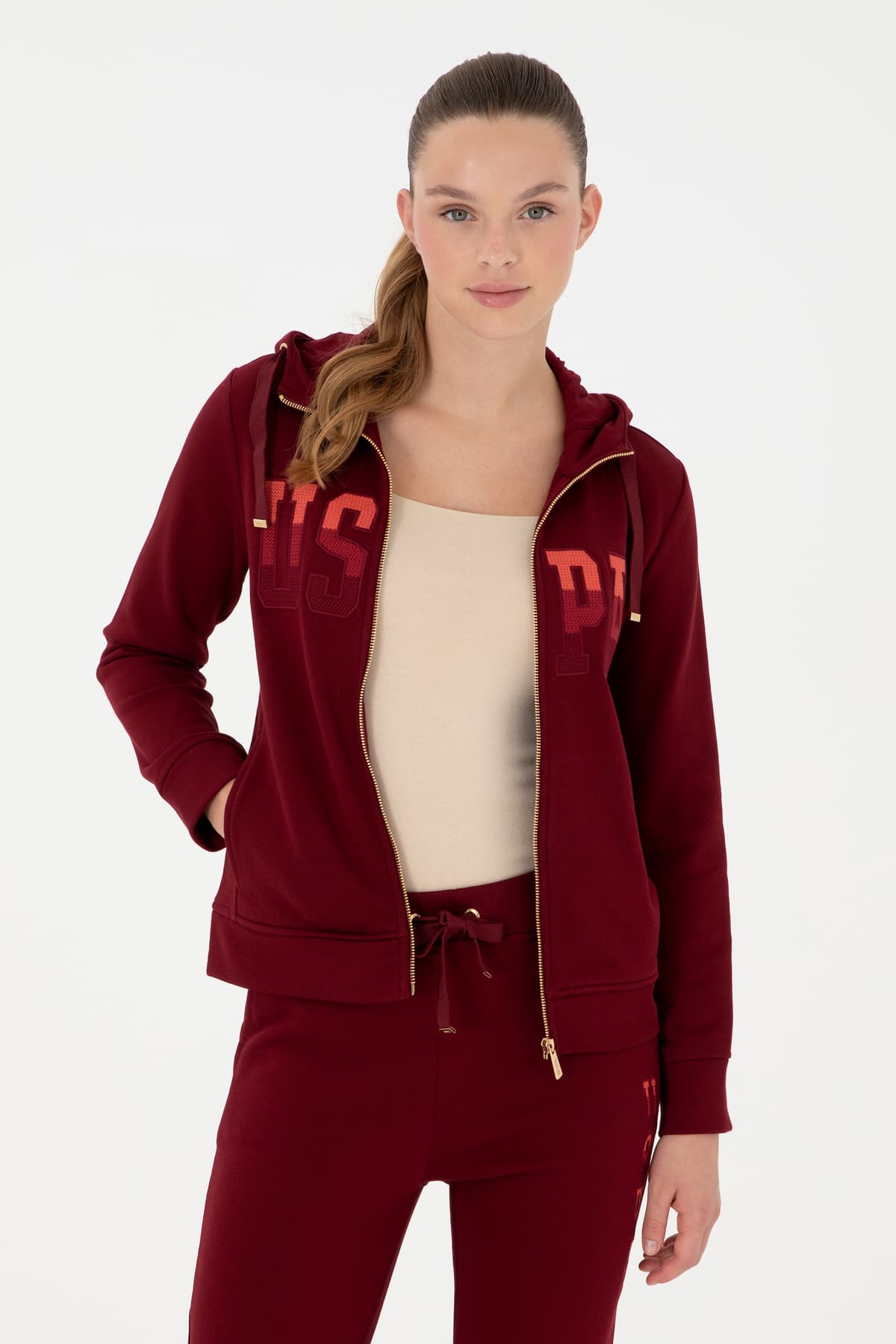 سویشرت زنانه U.S. Polo Assn. کلاهدار ساده شتری مدل 50289540-VR015 سویشرت زنانه U.S. Polo Assn. کلاهدار ساده شتری مدل 50289540-VR015
