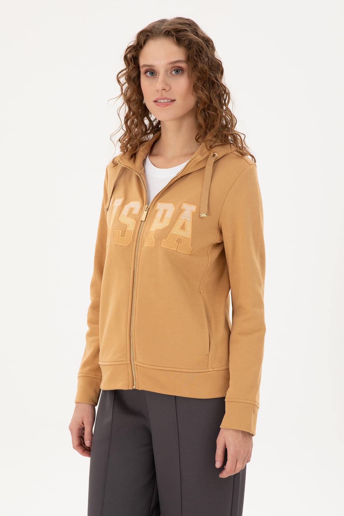 سویشرت زنانه U.S. Polo Assn. کلاهدار ساده شتری مدل 50289540-VR015 سویشرت زنانه U.S. Polo Assn. کلاهدار ساده شتری مدل 50289540-VR015