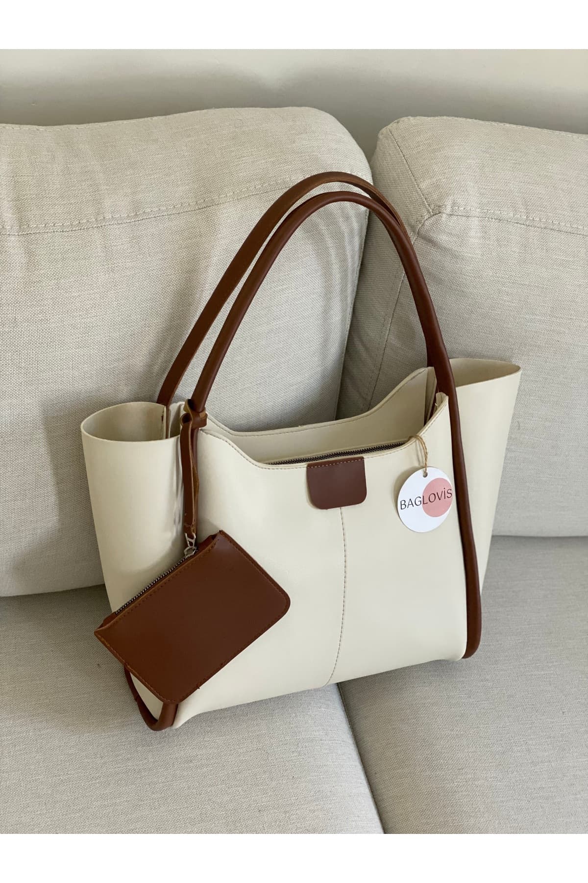 کیف دوشی زنانه BAGLOVİS مدل Sunny بزرگ ابعاد 41×28 کیف دوشی زنانه BAGLOVİS مدل Sunny بزرگ ابعاد 41×28