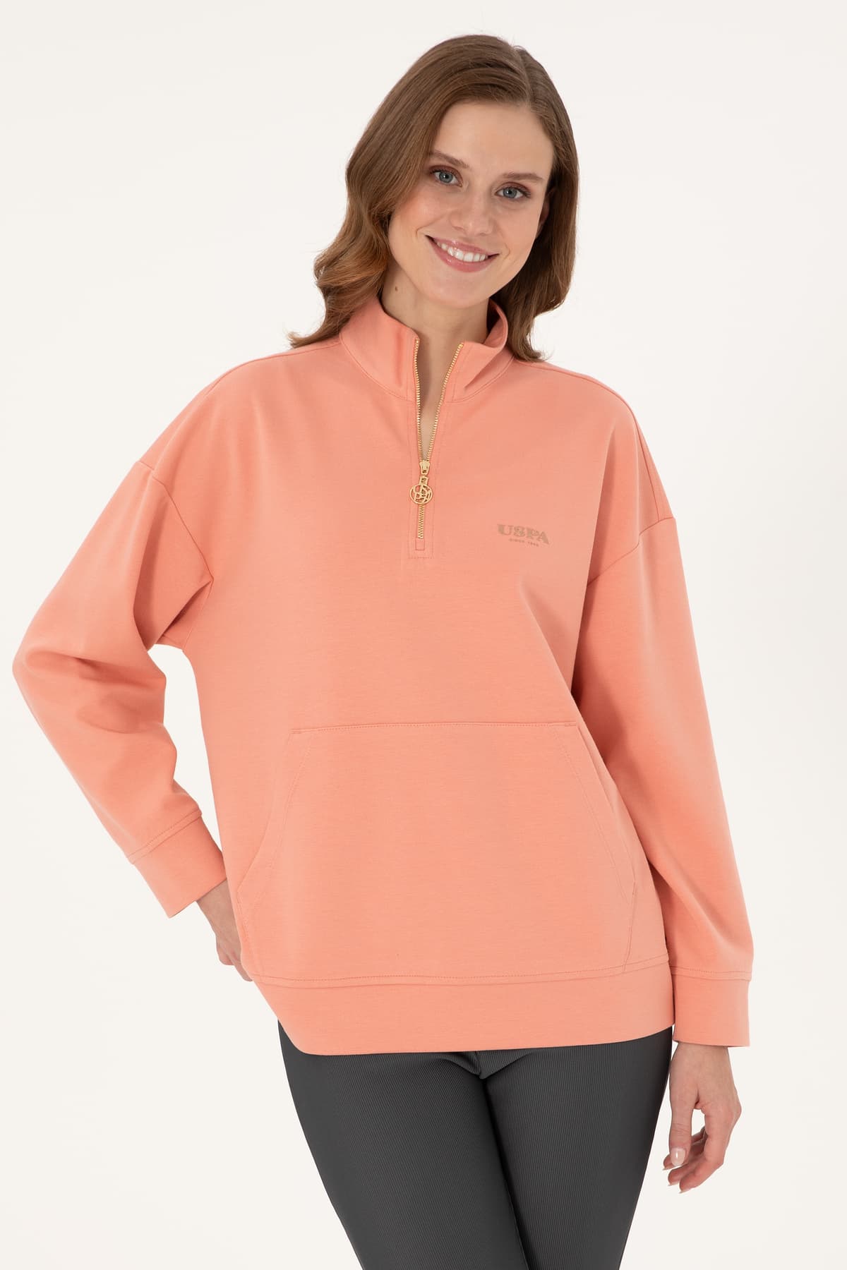 سویشرت زنانه U.S. Polo Assn. سرمهای یقه ایستاده زیپدار مدل 50297316-VR033 سویشرت زنانه U.S. Polo Assn. سرمهای یقه ایستاده زیپدار مدل 50297316-VR033