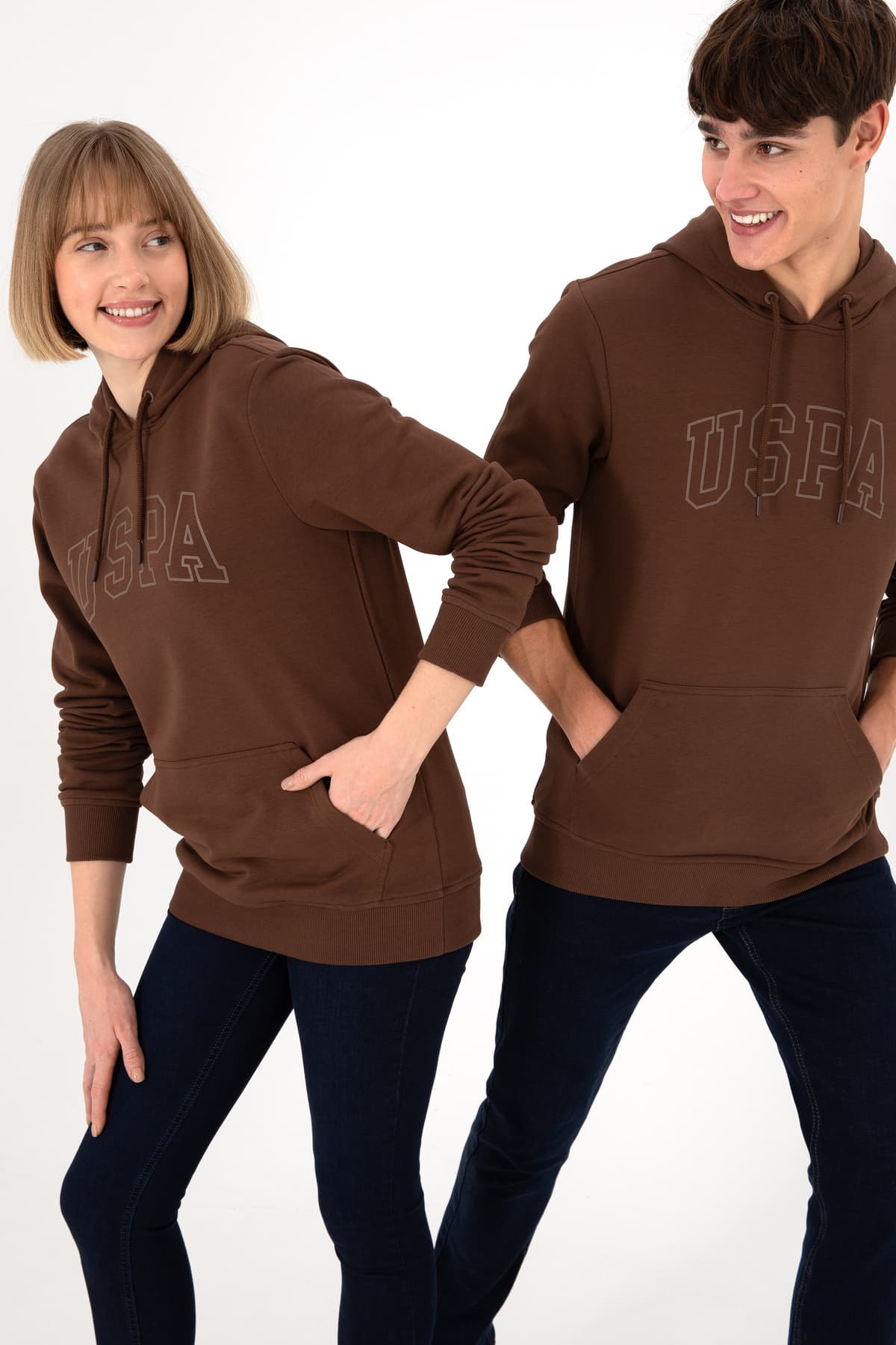 سویشرت کلاهدار مردانه U.S. Polo Assn. فیت معمولی قهوهای مدل 50295175-VR029 سویشرت کلاهدار مردانه U.S. Polo Assn. فیت معمولی قهوهای مدل 50295175-VR029