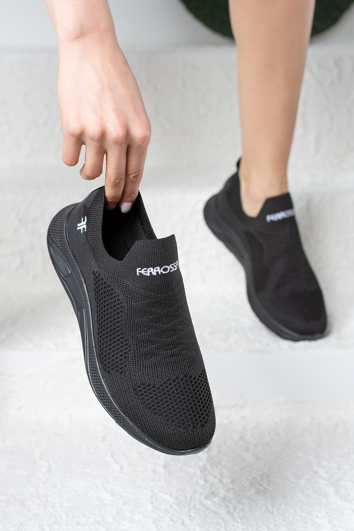 کفش اسنیکر یونیسکس İmerShoes مشکی بدون بند سبک تنفسپذیر مدل 041f کفش اسنیکر یونیسکس İmerShoes مشکی بدون بند سبک تنفسپذیر مدل 041f
