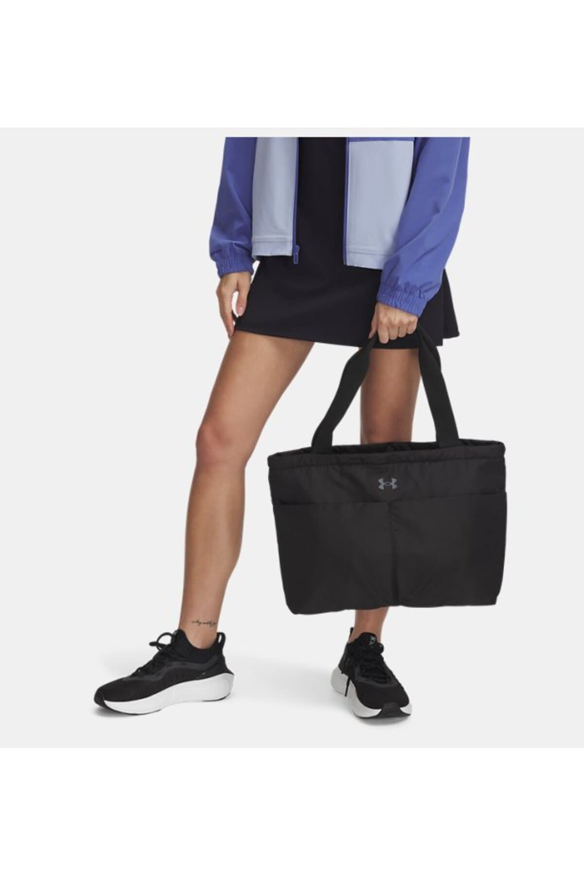 کیف ورزشی دستی زنانه Under Armour مدل UA Studio Lite 1388920-001 کیف ورزشی دستی زنانه Under Armour مدل UA Studio Lite 1388920-001