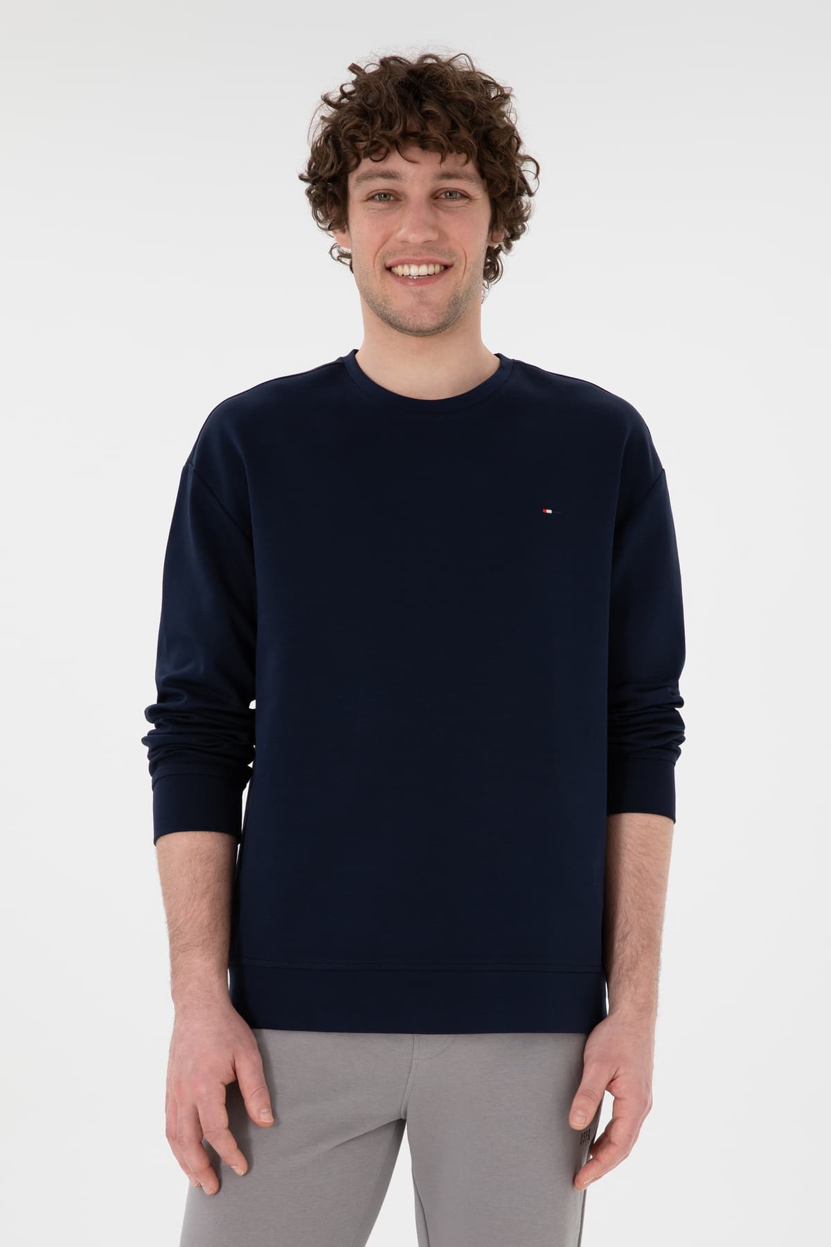 سویشرت مردانه U.S. Polo Assn. فیت راحت یقه گرد نازک نیلی مدل 50309858-VR028 سویشرت مردانه U.S. Polo Assn. فیت راحت یقه گرد نازک نیلی مدل 50309858-VR028