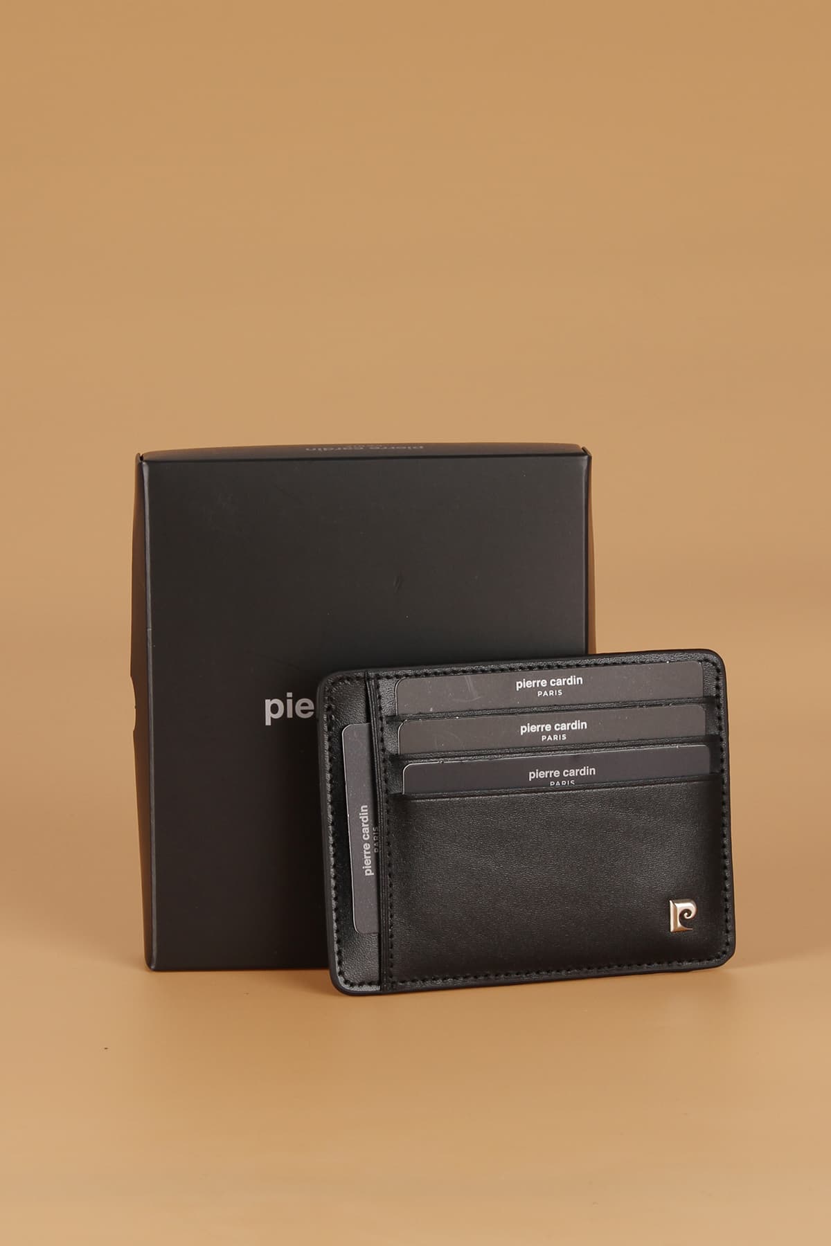 کیف پول مردانه Pierre Cardin چرم طبیعی کارتخور آنیلین مشکی مدل 0422 کیف پول مردانه Pierre Cardin چرم طبیعی کارتخور آنیلین مشکی مدل 0422