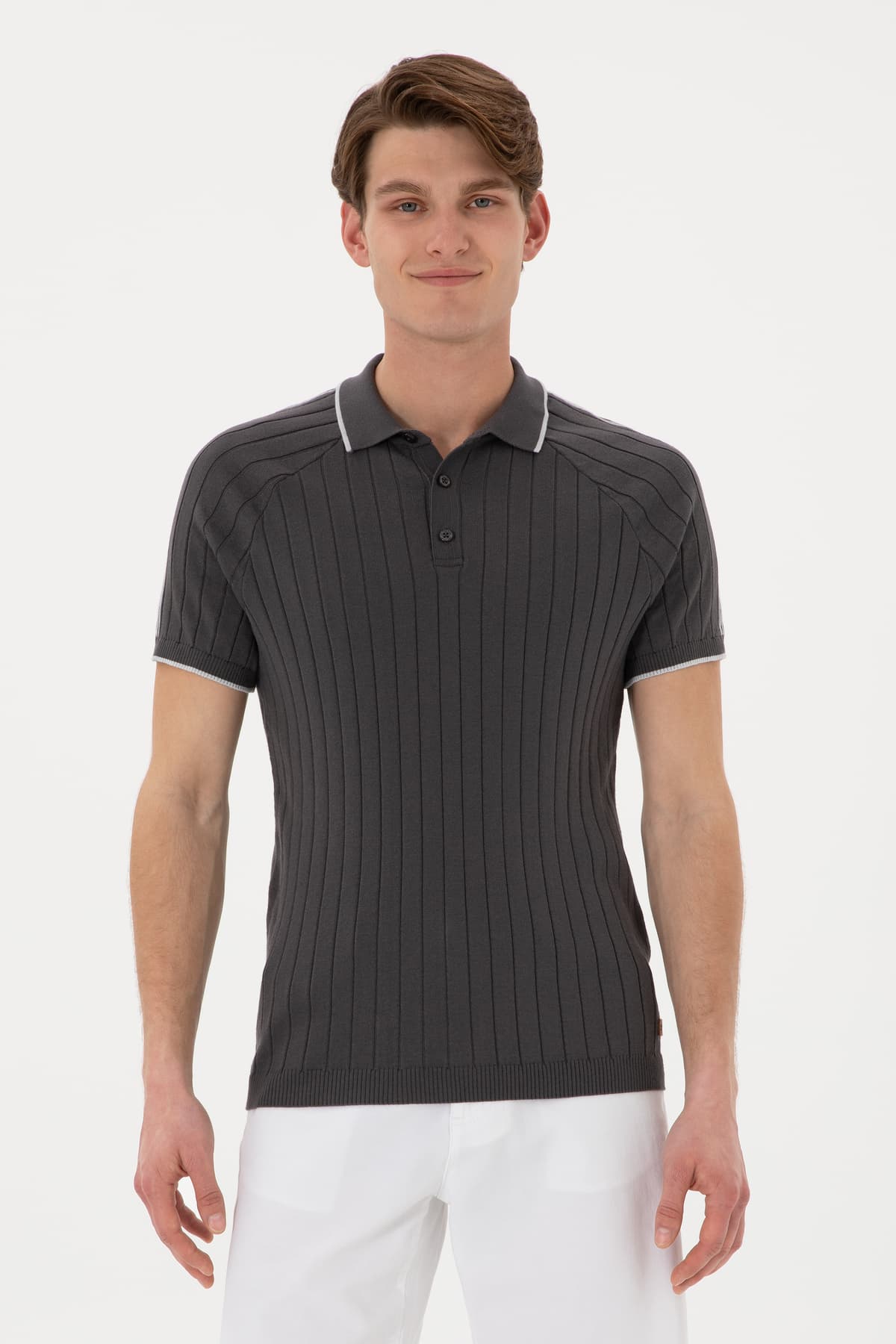 تیشرت مردانه U.S. Polo Assn. فیت اسلیم یقه گرد زغالی مدل 50306481-VR006 تیشرت مردانه U.S. Polo Assn. فیت اسلیم یقه گرد زغالی مدل 50306481-VR006