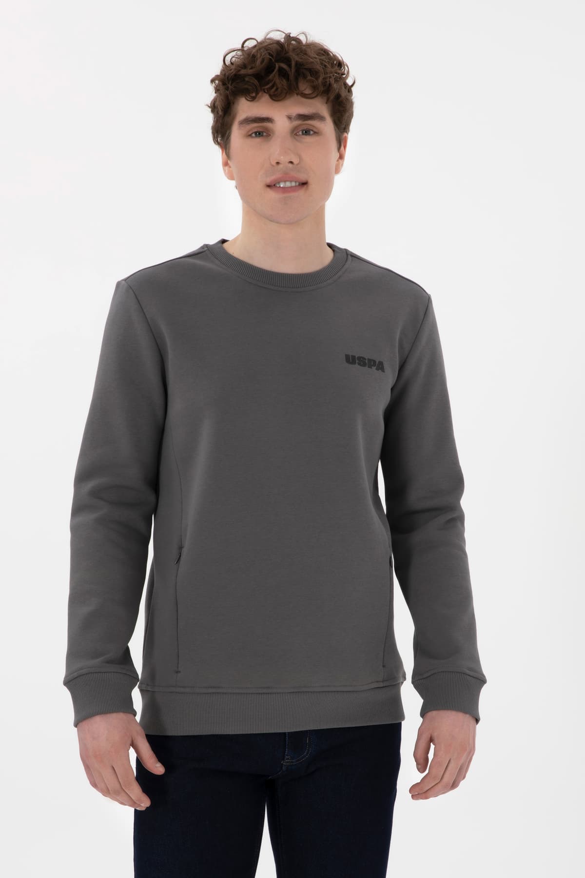 سویشرت مردانه U.S. Polo Assn. یقه گرد فیت معمولی ذغالی مدل 50292362-VR006 سویشرت مردانه U.S. Polo Assn. یقه گرد فیت معمولی ذغالی مدل 50292362-VR006