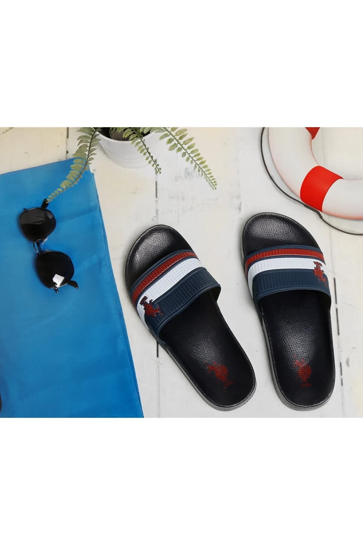 دمپایی صندلی U.S. Polo Assn. سبک، راحت و مقاوم در برابر آب دمپایی صندلی U.S. Polo Assn. سبک، راحت و مقاوم در برابر آب