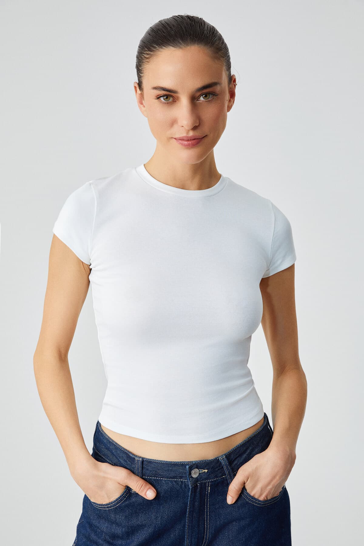 تیشرت زنانه GRIMELANGE یقه گرد بافت فیت جذب سفید مدل HOPEWELL تیشرت زنانه GRIMELANGE یقه گرد بافت فیت جذب سفید مدل HOPEWELL