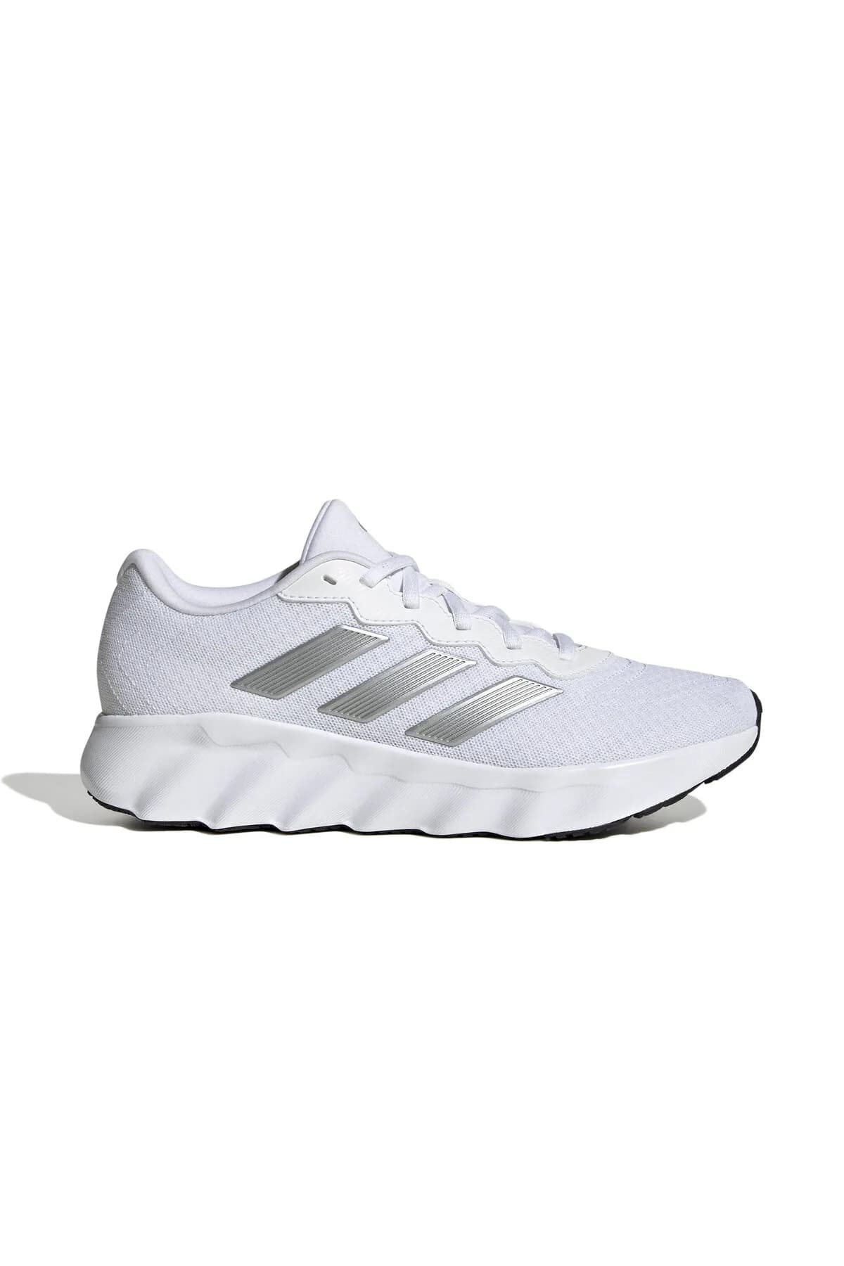 کفش دویدن و تمرین زنانه سفید adidas مدل SWITCH MOVE W ID5257 کفش دویدن و تمرین زنانه سفید adidas مدل SWITCH MOVE W ID5257