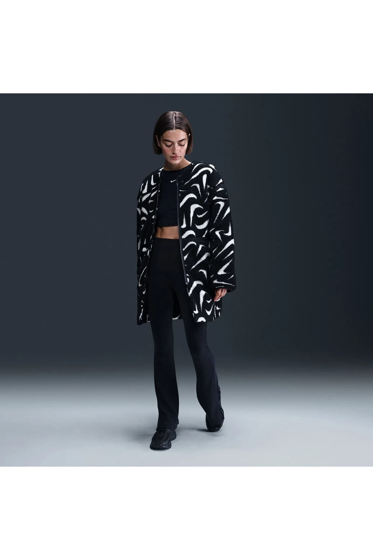ژاکت زنانه Nike Sportswear زیپ تمامطول گشاد پرز بلند مدل FV8025-010 ژاکت زنانه Nike Sportswear زیپ تمامطول گشاد پرز بلند مدل FV8025-010