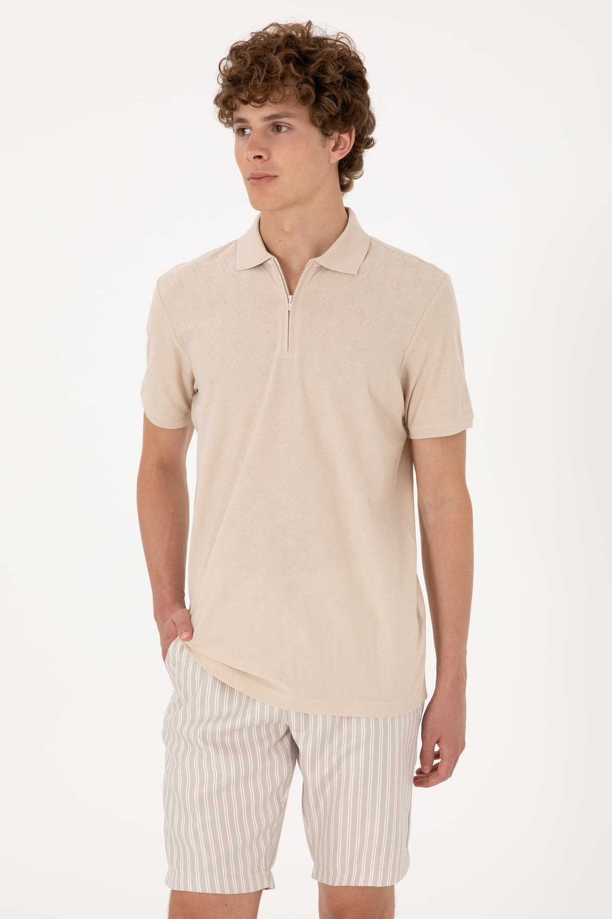 تیشرت مردانه U.S. Polo Assn. فیت معمولی زیپدار طرح سنگی مدل 50300832-VR049 تیشرت مردانه U.S. Polo Assn. فیت معمولی زیپدار طرح سنگی مدل 50300832-VR049