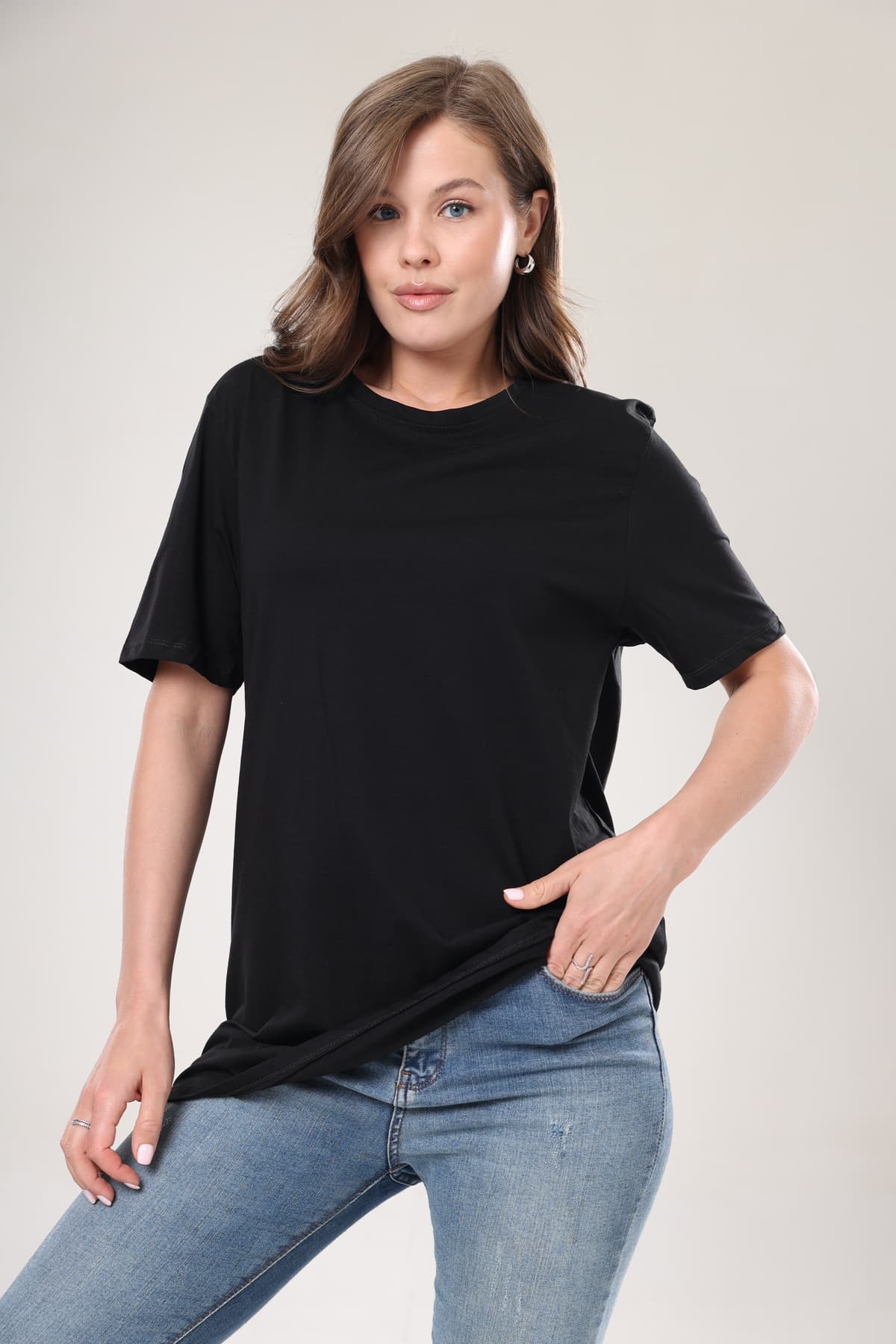 تیشرت زنانه Tight Lady نخی یقهگرد مشکی مدل اورسایز تیشرت زنانه Tight Lady نخی یقهگرد مشکی مدل اورسایز