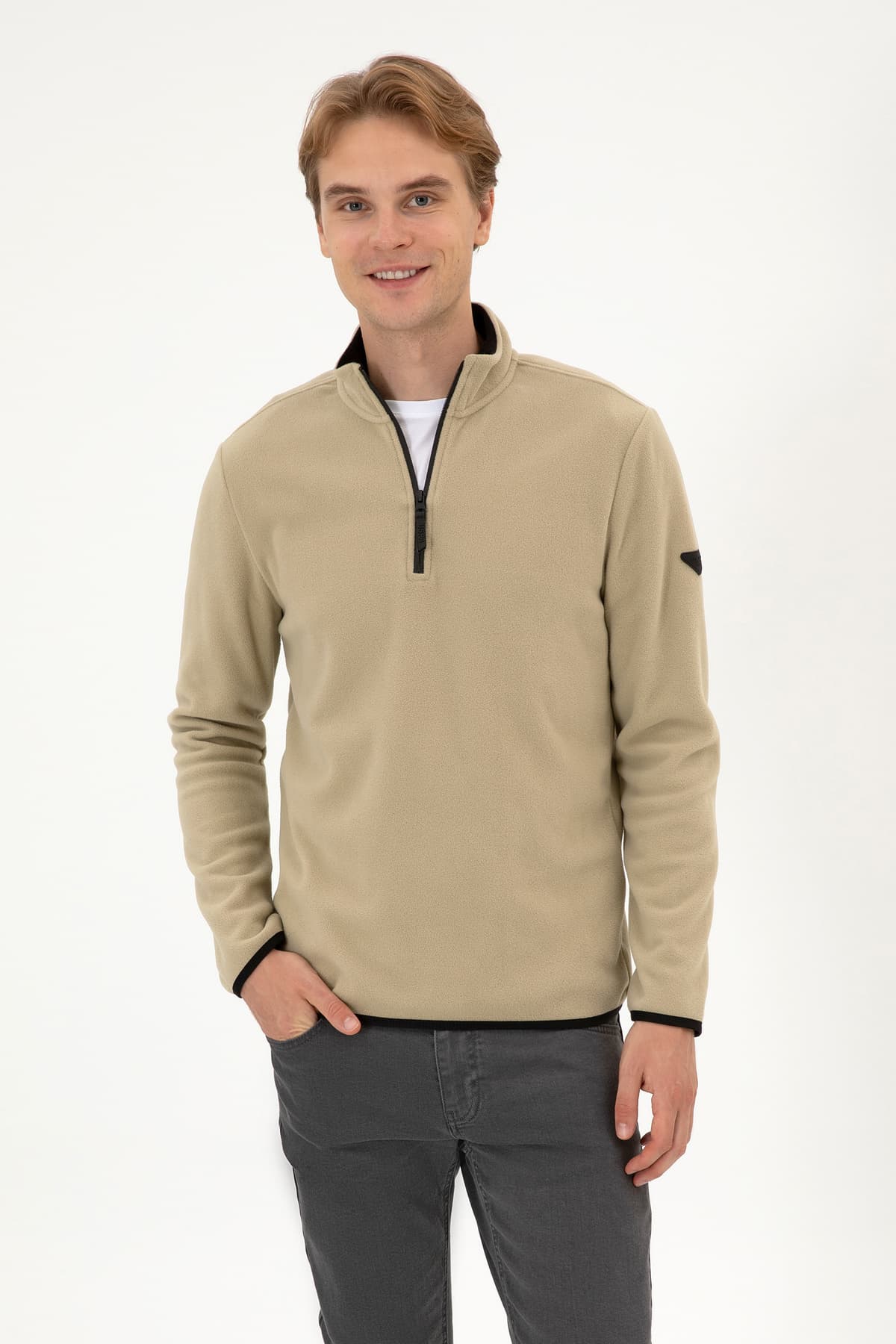 سوئیشرت مردانه U.S. Polo Assn. فیت معمولی پلار نیم زیپ خاکی روشن مدل 50313777-VR183 سوئیشرت مردانه U.S. Polo Assn. فیت معمولی پلار نیم زیپ خاکی روشن مدل 50313777-VR183