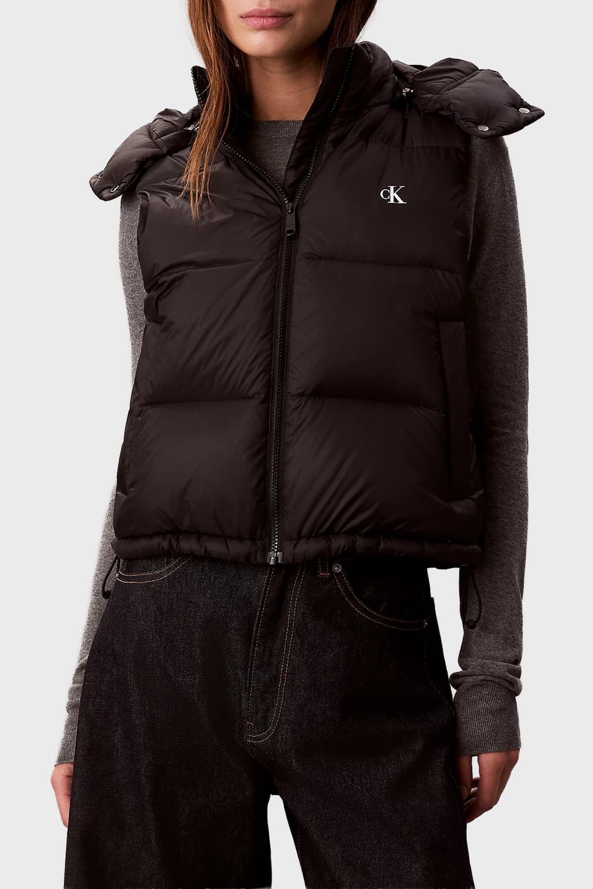 جلیقه پفی زنانه Calvin Klein کاپیتونه کلاهدار Boxy Fit مدل LV047D500GUB1 جلیقه پفی زنانه Calvin Klein کاپیتونه کلاهدار Boxy Fit مدل LV047D500GUB1