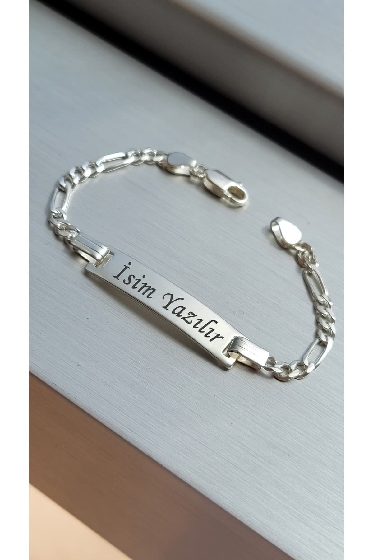 دستبند نوزاد و کودک Satürn Silver Kuyumculuk با پلاک اسم نقره 925 عیار دستبند نوزاد و کودک Satürn Silver Kuyumculuk با پلاک اسم نقره 925 عیار