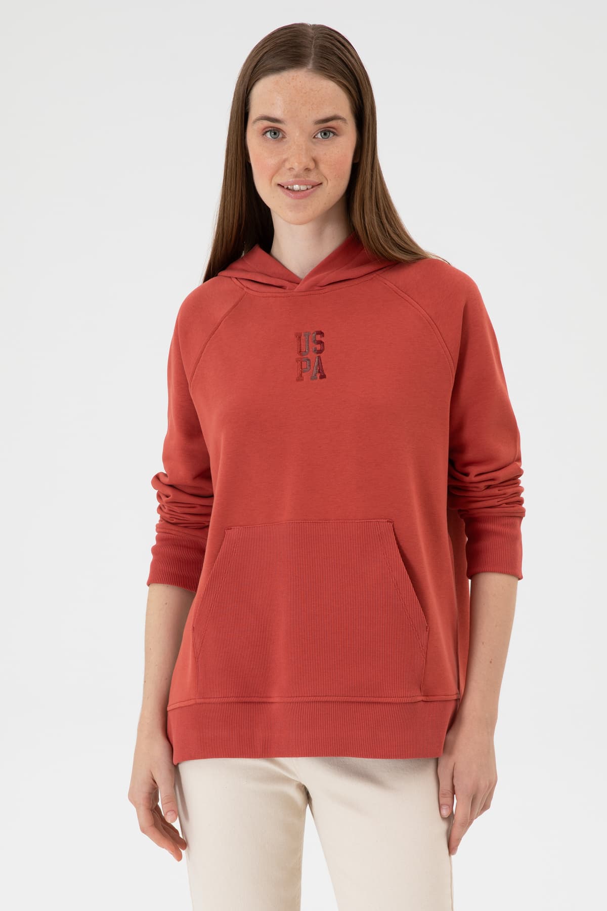 سوئیشرت هودی زنانه U.S. Polo Assn. قرمز آجری با چاک مدل 50313611-VR026 سوئیشرت هودی زنانه U.S. Polo Assn. قرمز آجری با چاک مدل 50313611-VR026