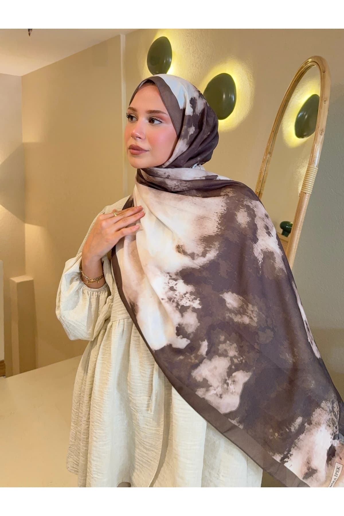 شال نخی نرم طرح باتیک Mira İpek سری İlham Serisi مدل ps24 شال نخی نرم طرح باتیک Mira İpek سری İlham Serisi مدل ps24
