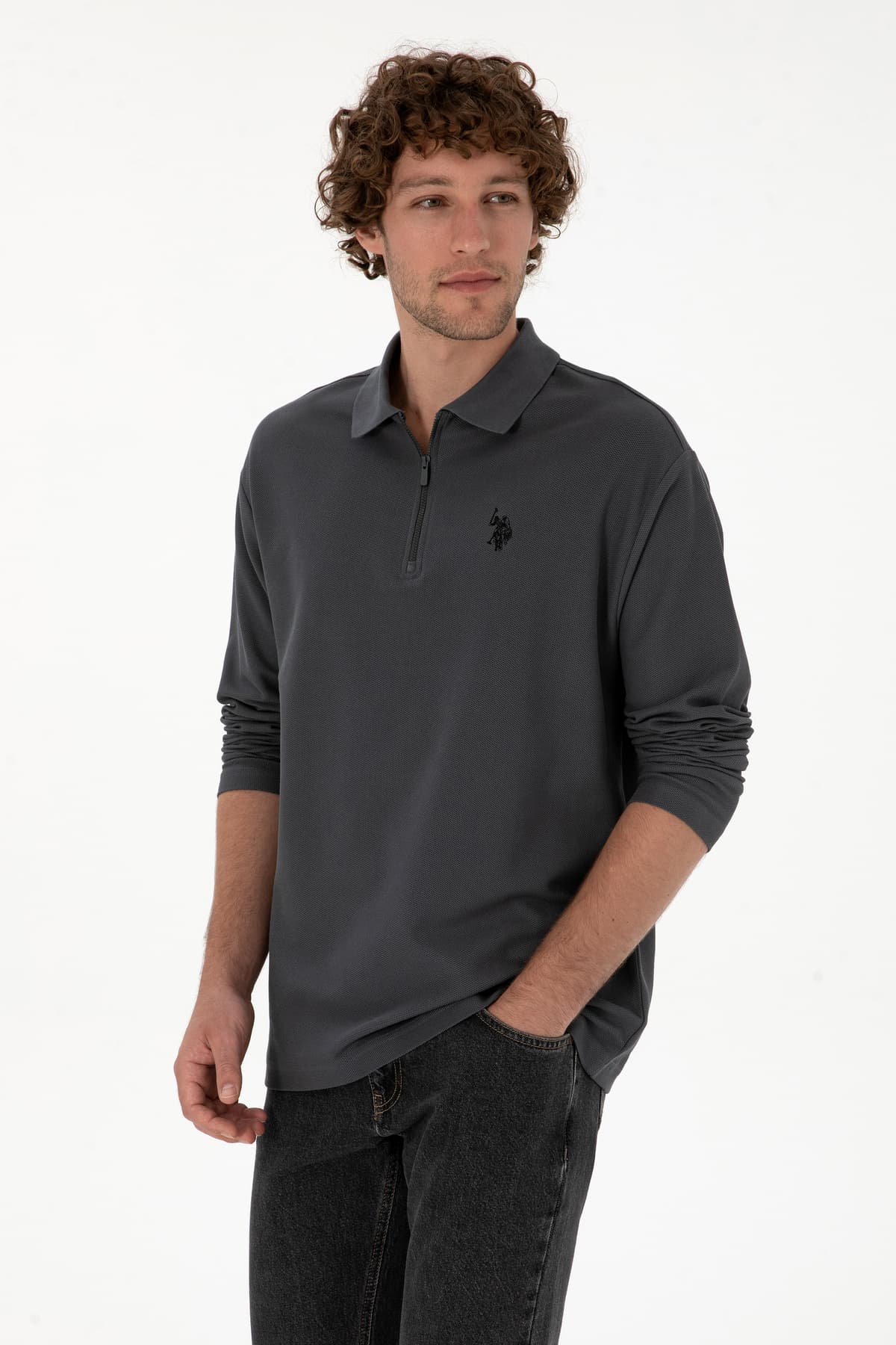 سویشرت مردانه U.S. Polo Assn. فیت راحت نیمزیپ ذغالی مدل 50313754-VR006 سویشرت مردانه U.S. Polo Assn. فیت راحت نیمزیپ ذغالی مدل 50313754-VR006