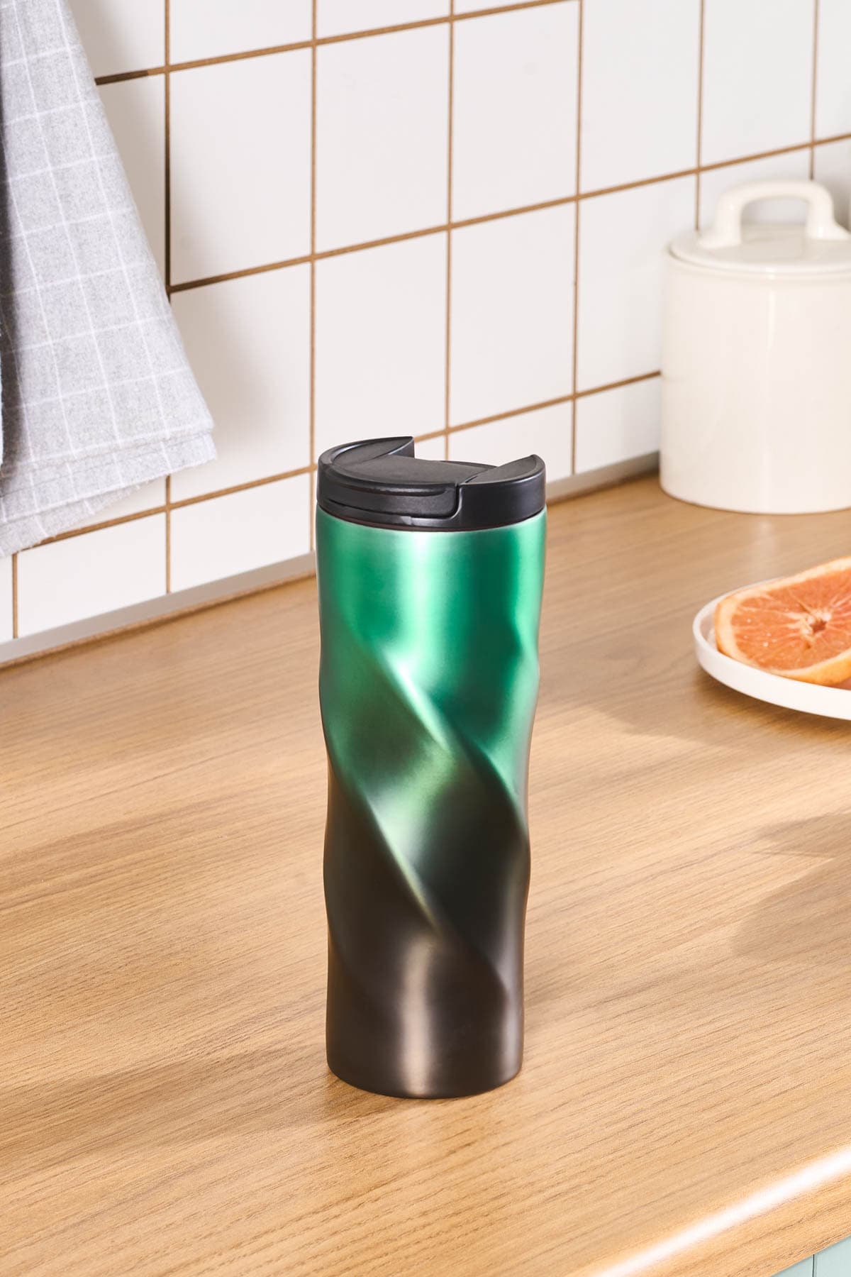 فلاسک استیل ضدنشت Karaca سبز 500 Ml مدل Orion فلاسک استیل ضدنشت Karaca سبز 500 Ml مدل Orion