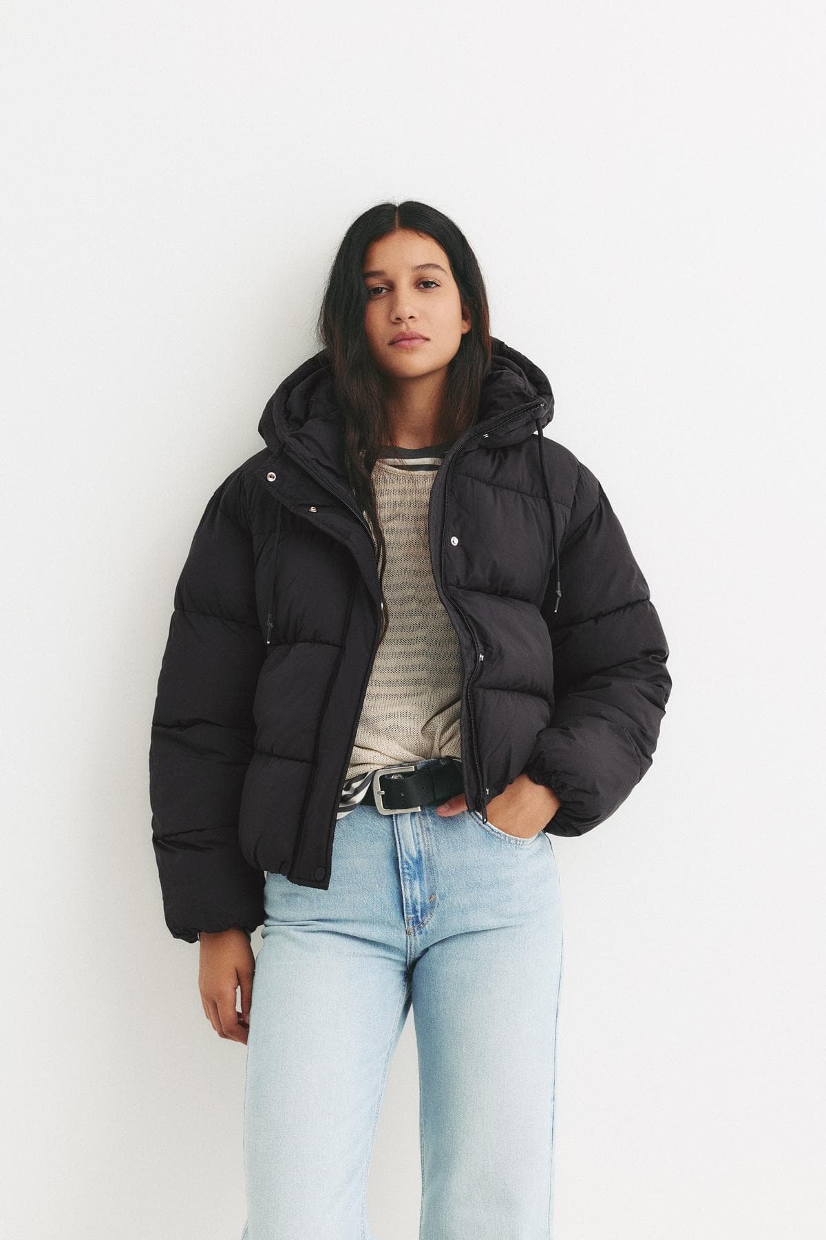 کاپشن کوتاه پفی کلاهدار Pull & Bear کاپشن کوتاه پفی کلاهدار Pull & Bear