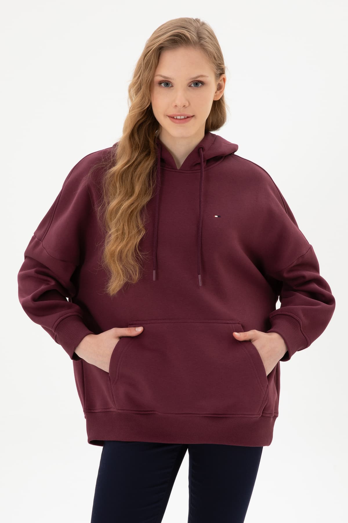 سوئیشرت زنانه U.S. Polo Assn. زرشکی با کلاه شاردون مدل 50313567-VR177 سوئیشرت زنانه U.S. Polo Assn. زرشکی با کلاه شاردون مدل 50313567-VR177