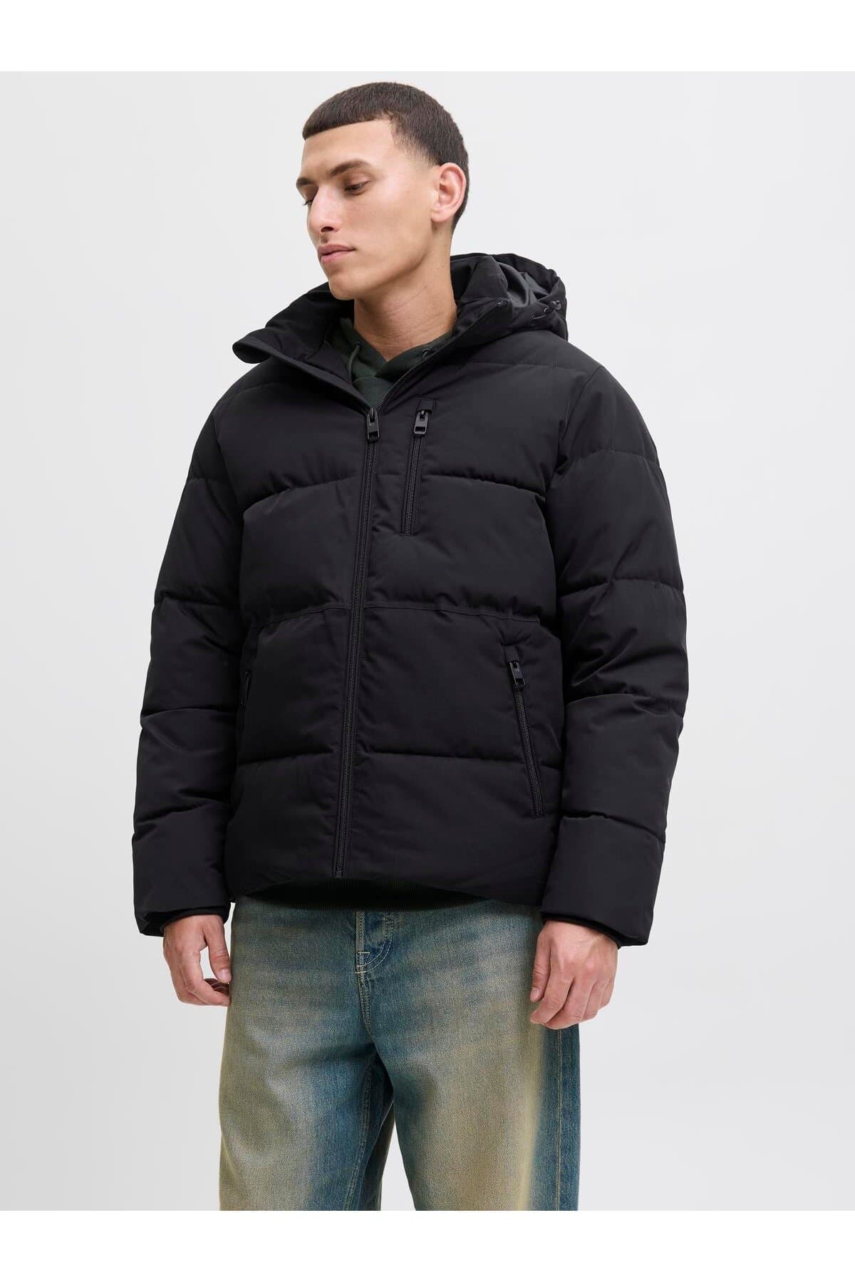ژاکت پفی مردانه Jack & Jones مشکی مدل JJEOWEN ژاکت پفی مردانه Jack & Jones مشکی مدل JJEOWEN