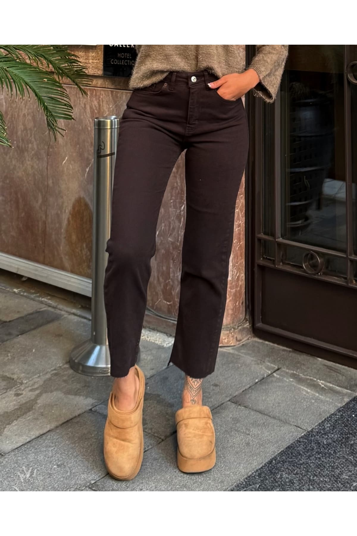 شلوار جین پسرانه deqfashion قهوهای روشن Boy Fit پاچه کوتاه شلوار جین پسرانه deqfashion قهوهای روشن Boy Fit پاچه کوتاه