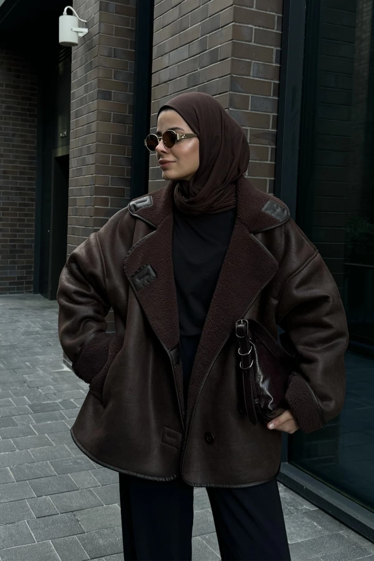 کاپشن کت زنانه NET OF NOT مدل Zr اورسایز جیر بافتدار قهوهای تلخ با آستر پشمی کاپشن کت زنانه NET OF NOT مدل Zr اورسایز جیر بافتدار قهوهای تلخ با آستر پشمی