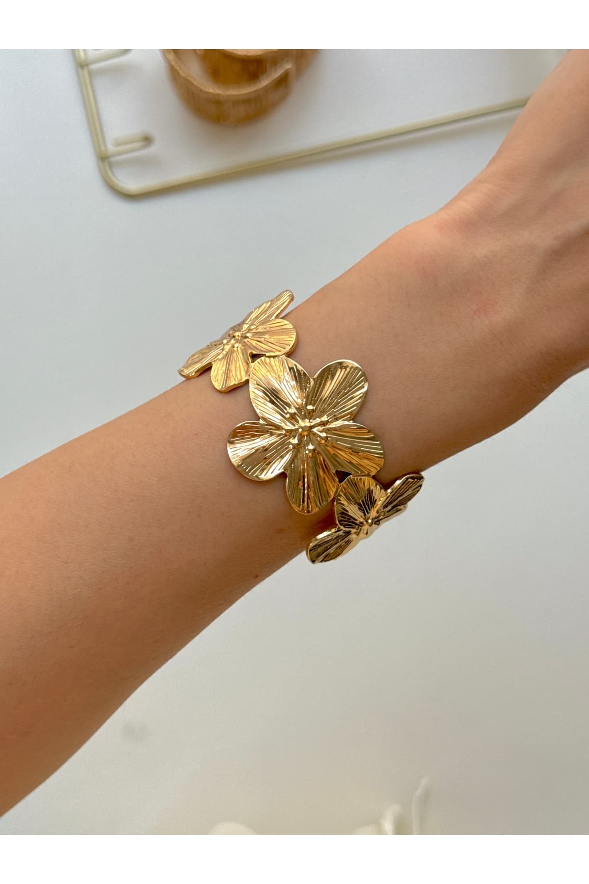دستبند کاف یونیسکس YOUES JEWELRY فولادی طرح گل کلفت قابل تنظیم دستبند کاف یونیسکس YOUES JEWELRY فولادی طرح گل کلفت قابل تنظیم
