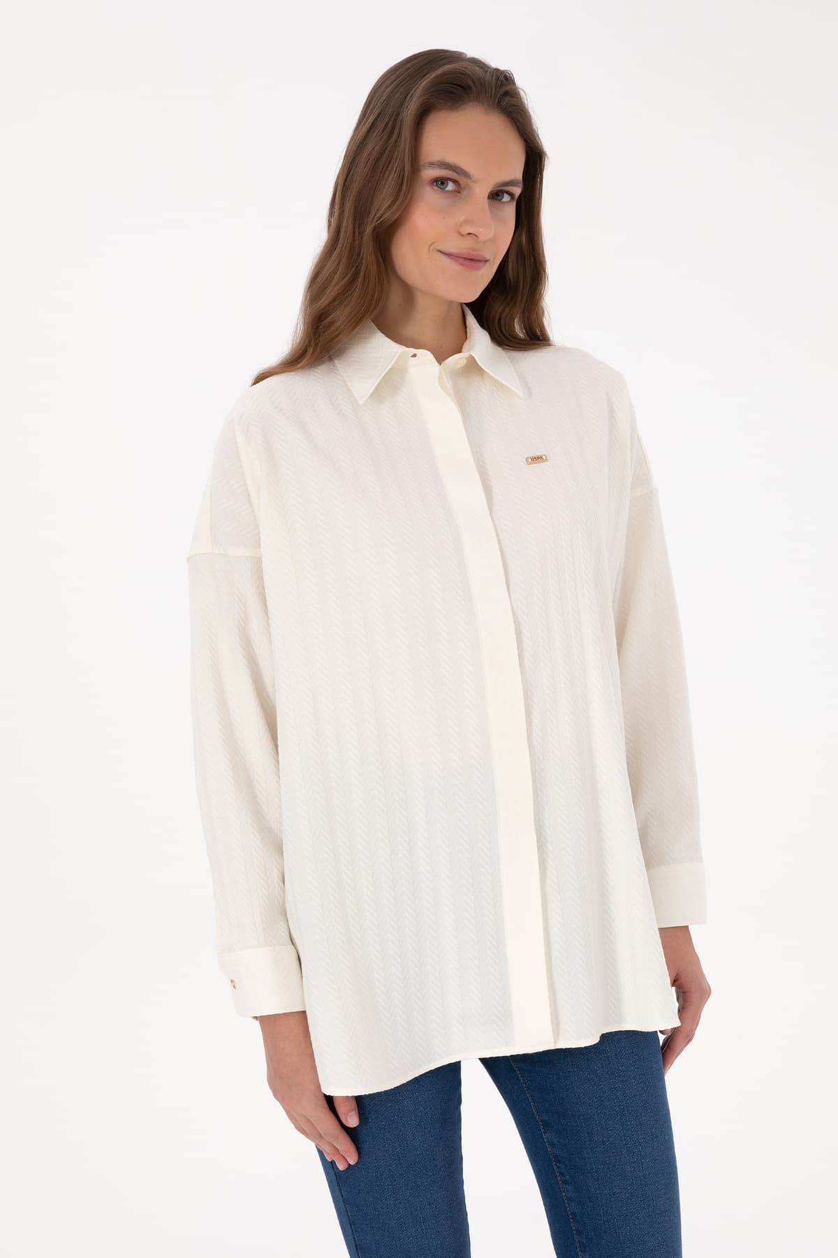 پیراهن زنانه U.S. Polo Assn. کرم آستین بلند اورسایز طرح دار مدل 50316422-VR256 پیراهن زنانه U.S. Polo Assn. کرم آستین بلند اورسایز طرح دار مدل 50316422-VR256