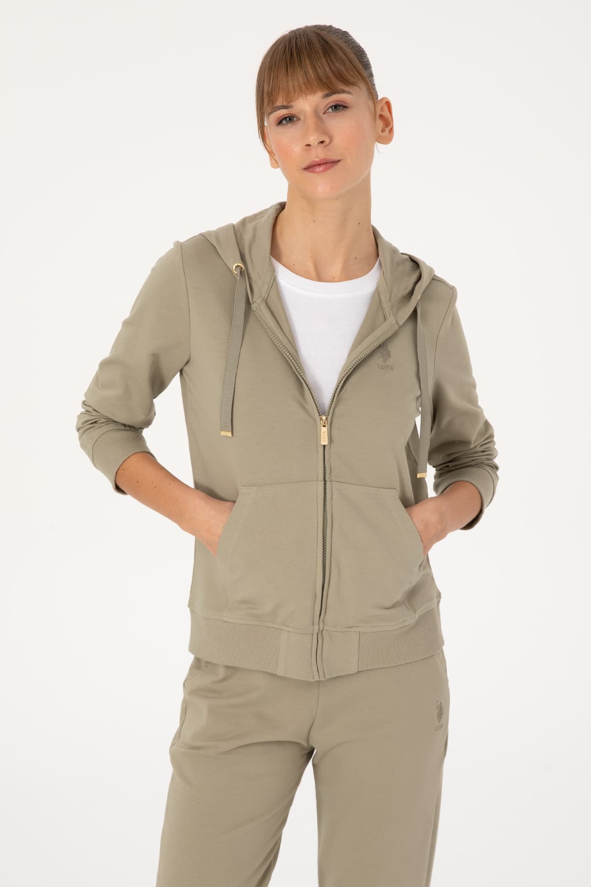 سویشرت زنانه U.S. Polo Assn. کلاهدار زیپدار خاکی روشن مدل 50313594-VR183 سویشرت زنانه U.S. Polo Assn. کلاهدار زیپدار خاکی روشن مدل 50313594-VR183