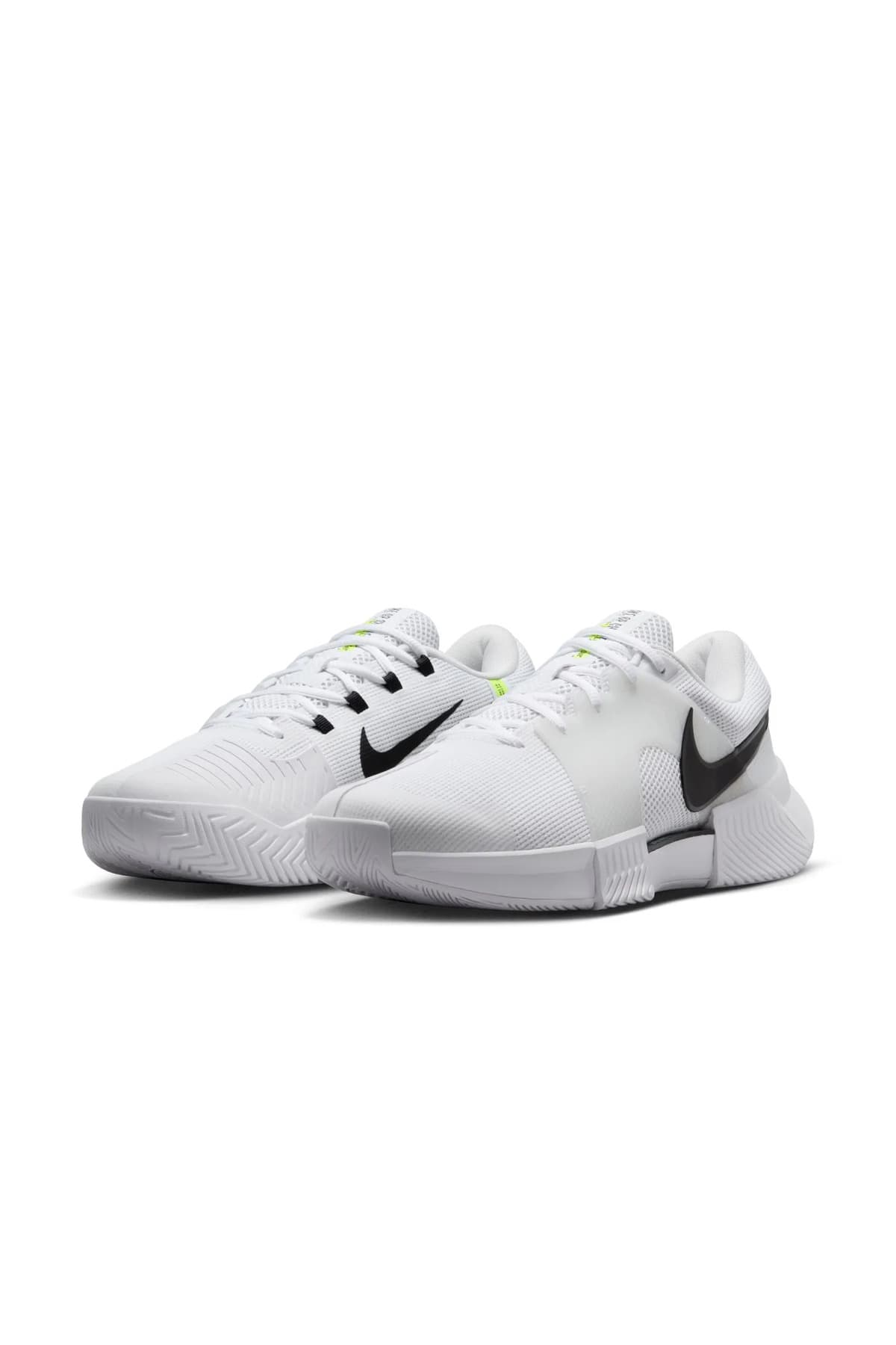 کفش تنیس مردانه Nike سفید مناسب زمین سخت مدل Zoom GP Challenge 1 کفش تنیس مردانه Nike سفید مناسب زمین سخت مدل Zoom GP Challenge 1