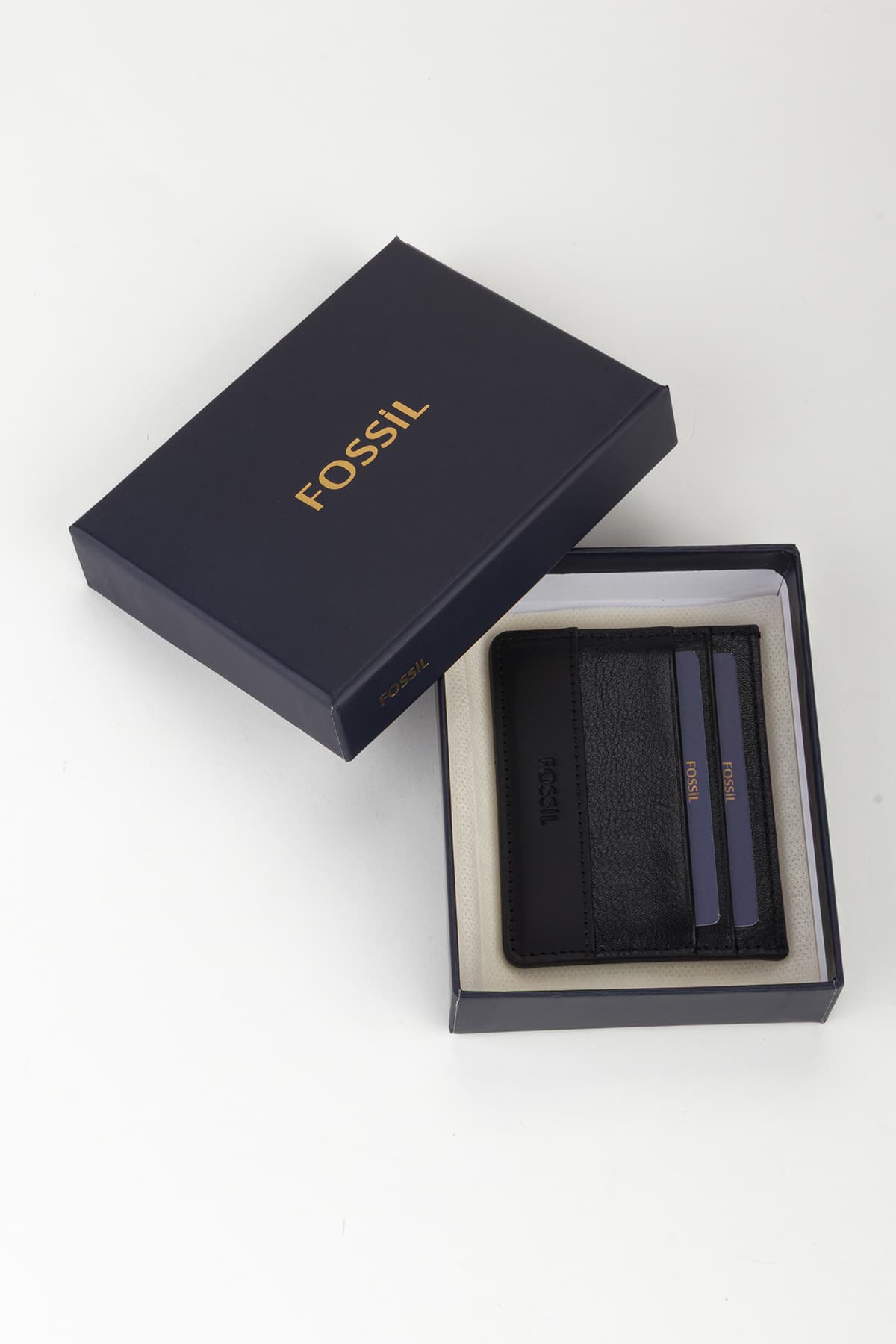 کیف کارتخور مردانه Fossil چرم طبیعی %100 کیف کارتخور مردانه Fossil چرم طبیعی %100
