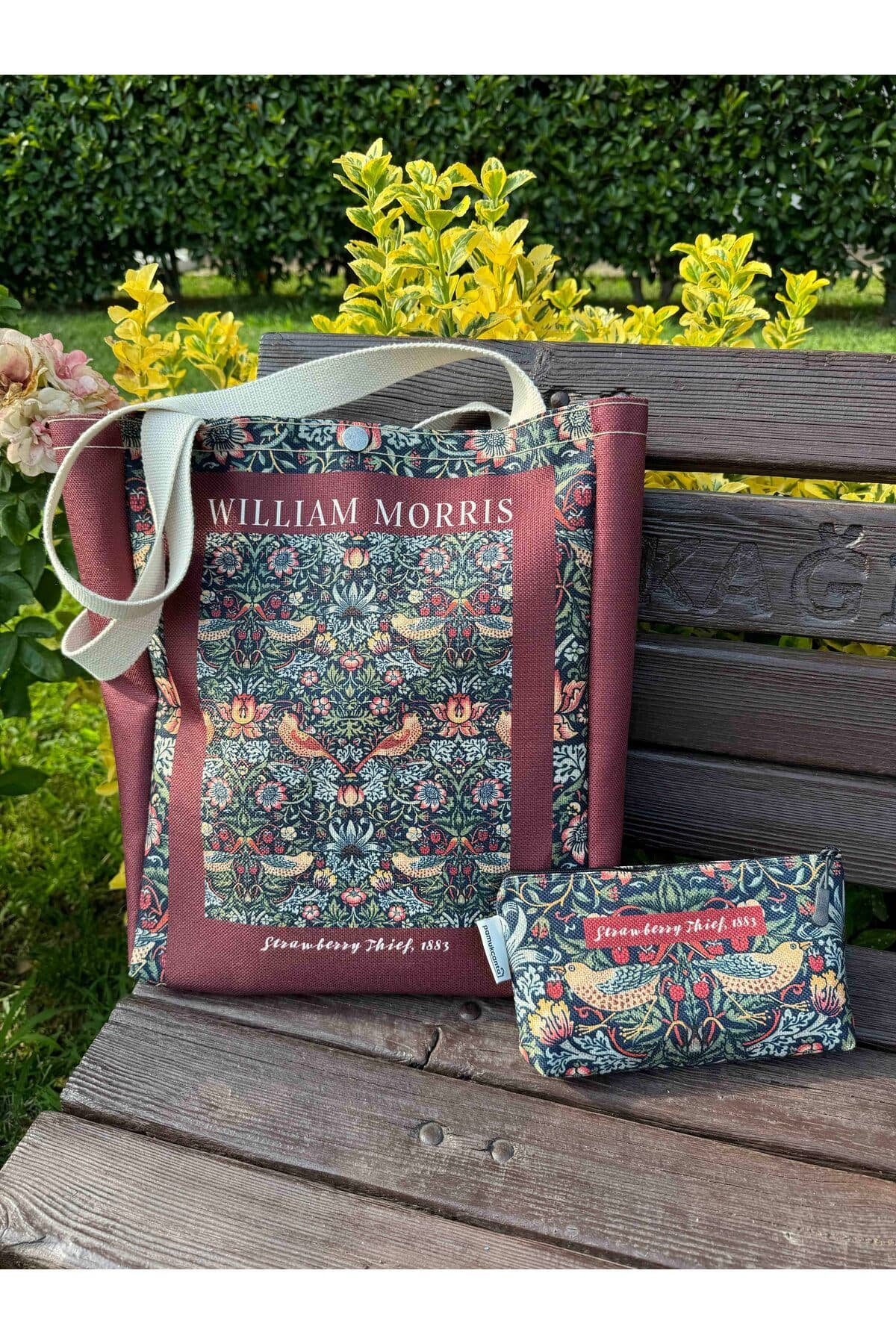ست ۲ عددی کیف پارچهای و کیف لوازم آرایش pamukcanta William Morris کانواس قابل شستوشو جیبدار با دکمه فلزی ست ۲ عددی کیف پارچهای و کیف لوازم آرایش pamukcanta William Morris کانواس قابل شستوشو جیبدار با دکمه فلزی