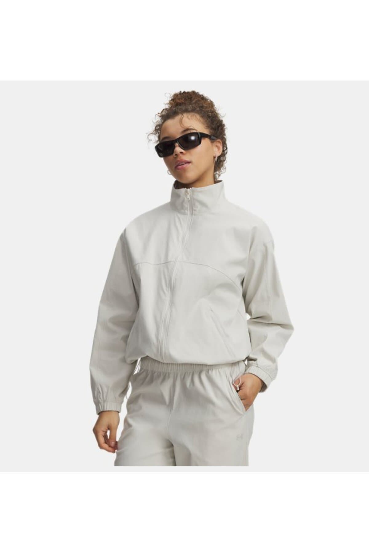 ژاکت زنانه Under Armour با زیپ UA Unstoppable Woven مدل 6010350-110 ژاکت زنانه Under Armour با زیپ UA Unstoppable Woven مدل 6010350-110