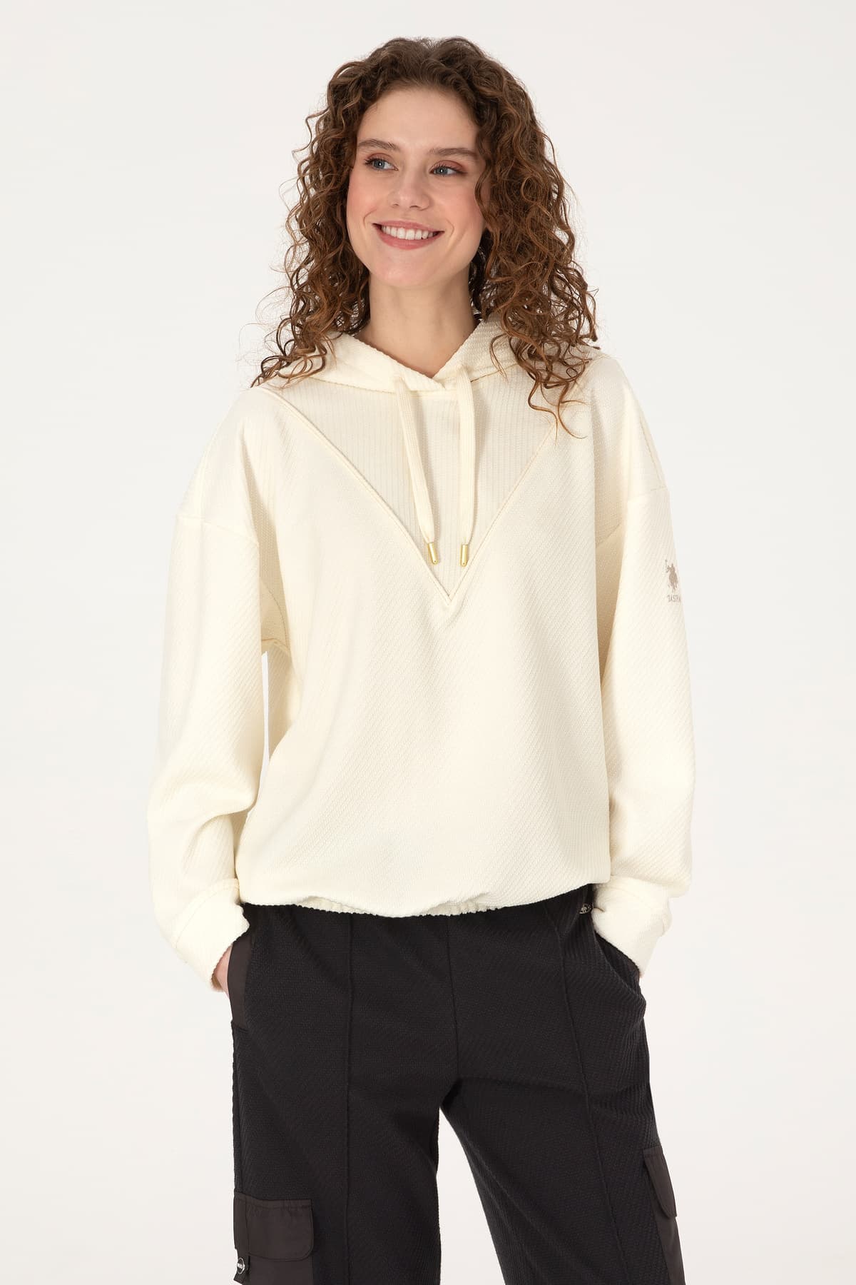 سوئیشرت زنانه U.S. Polo Assn. کلاهدار کرم مدل 50309464-VR256 سوئیشرت زنانه U.S. Polo Assn. کلاهدار کرم مدل 50309464-VR256