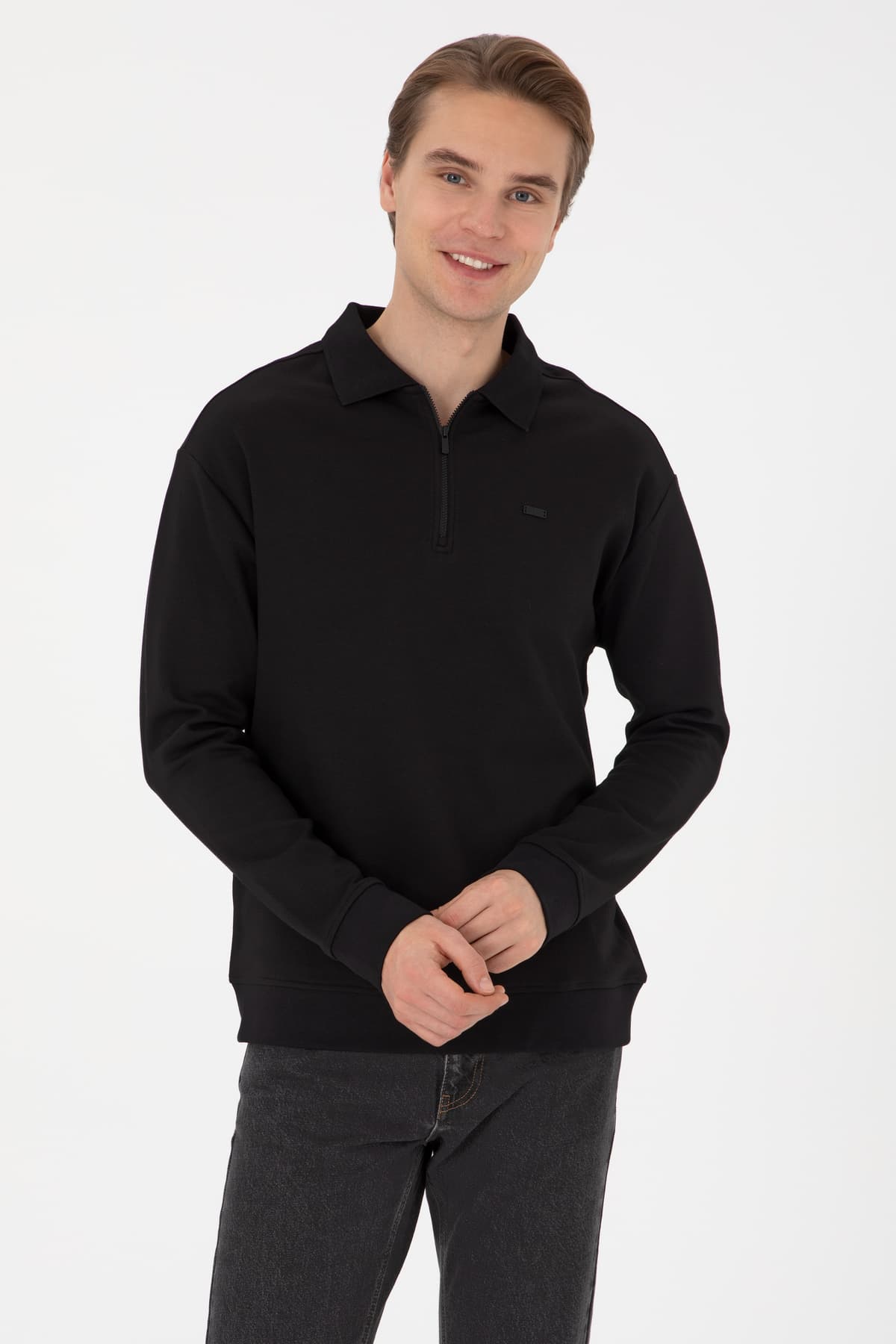 سویشرت مردانه U.S. Polo Assn. نیم زیپ فیت راحت مشکی مدل 50316484-VR046 سویشرت مردانه U.S. Polo Assn. نیم زیپ فیت راحت مشکی مدل 50316484-VR046