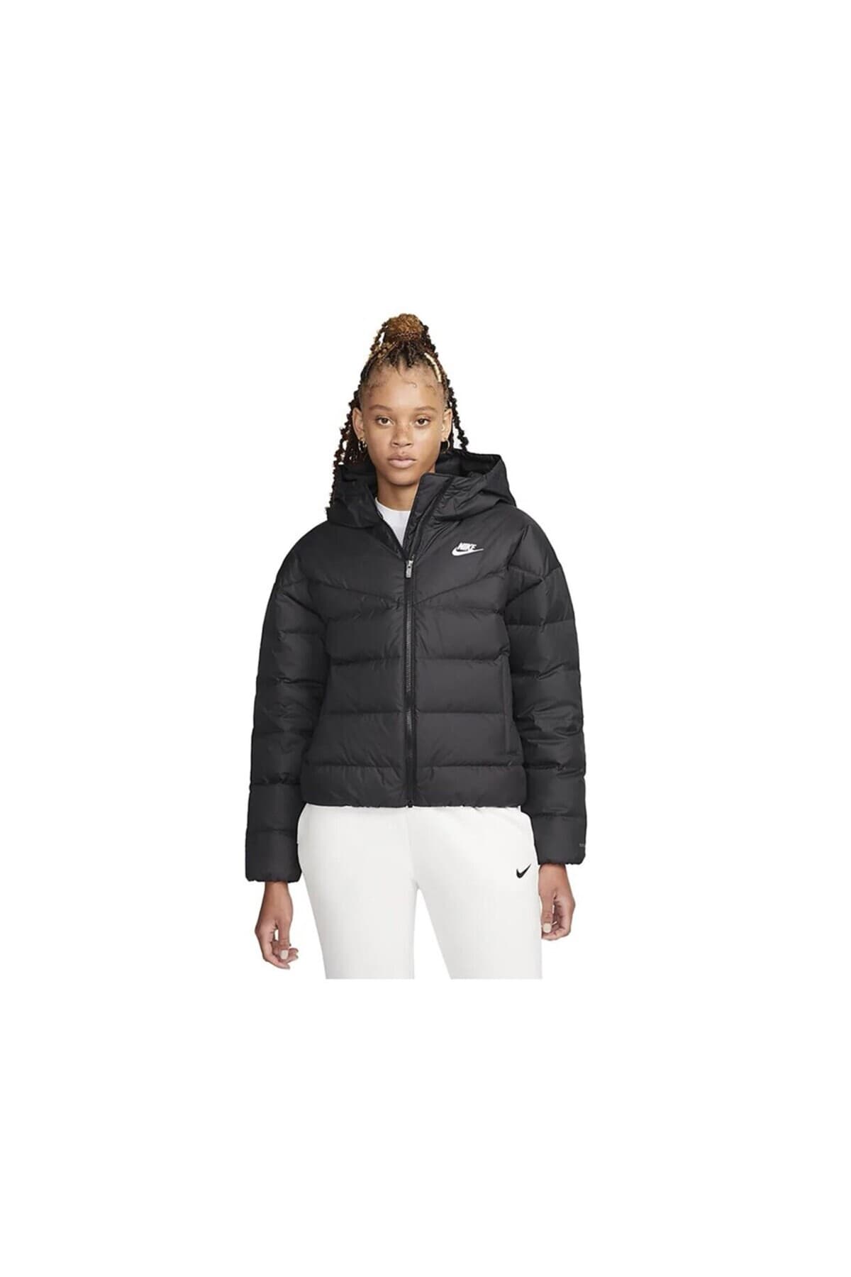 کاپشن زنانه Nike Storm-FIT Windrunner کاپشن زنانه Nike Storm-FIT Windrunner